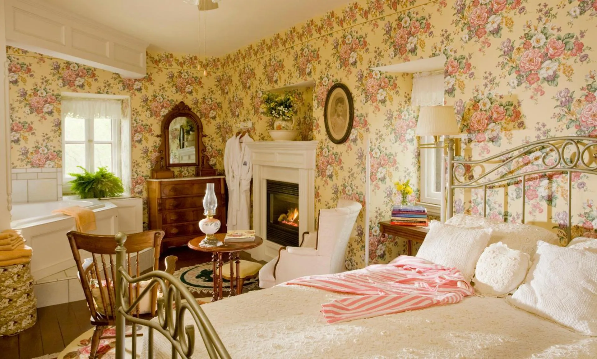 Photo of the whole room, Bed in Garth Woodside Mansion Bed and Breakfast