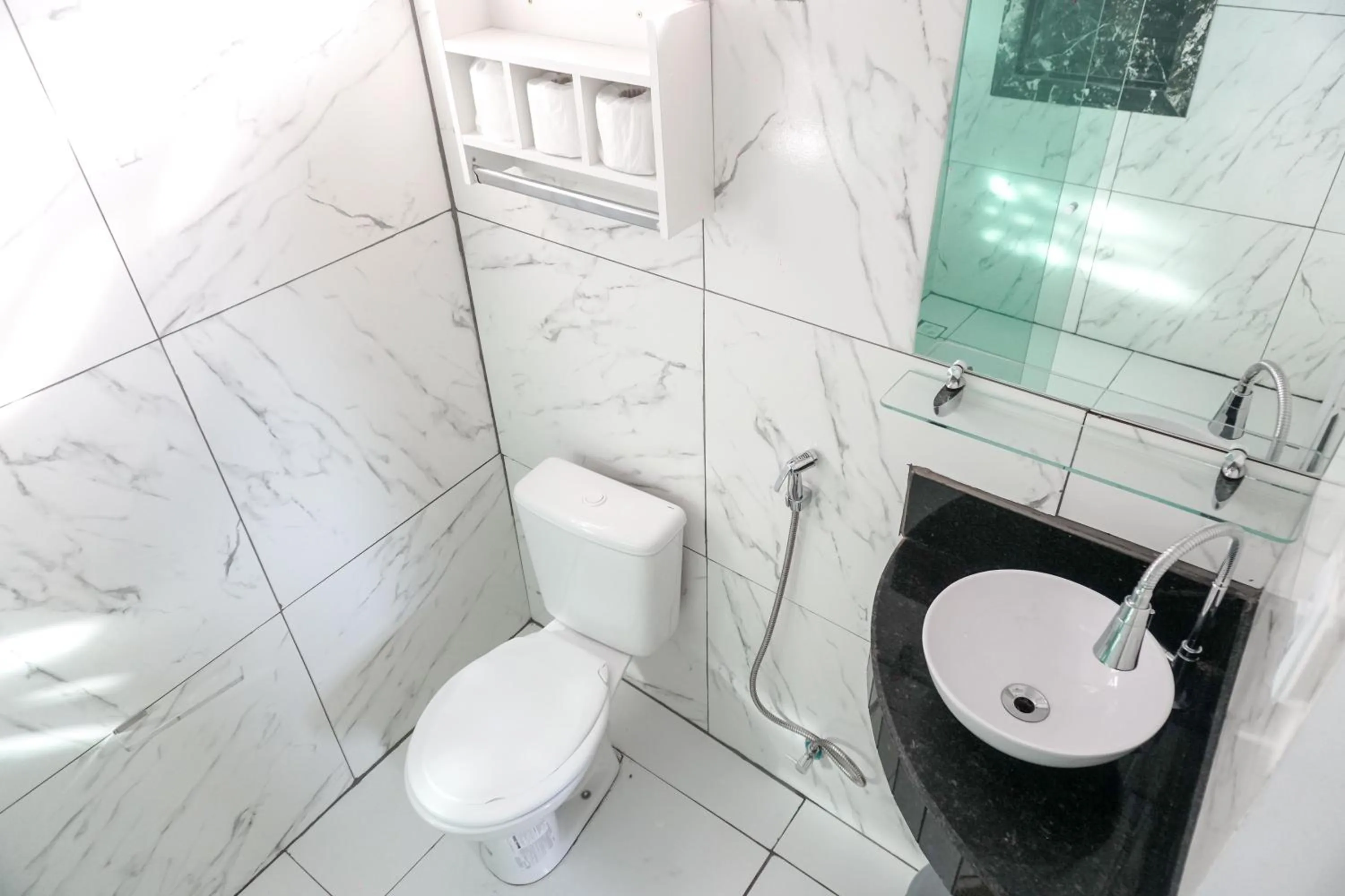 Toilet in PV Pousada Passarela da Vila