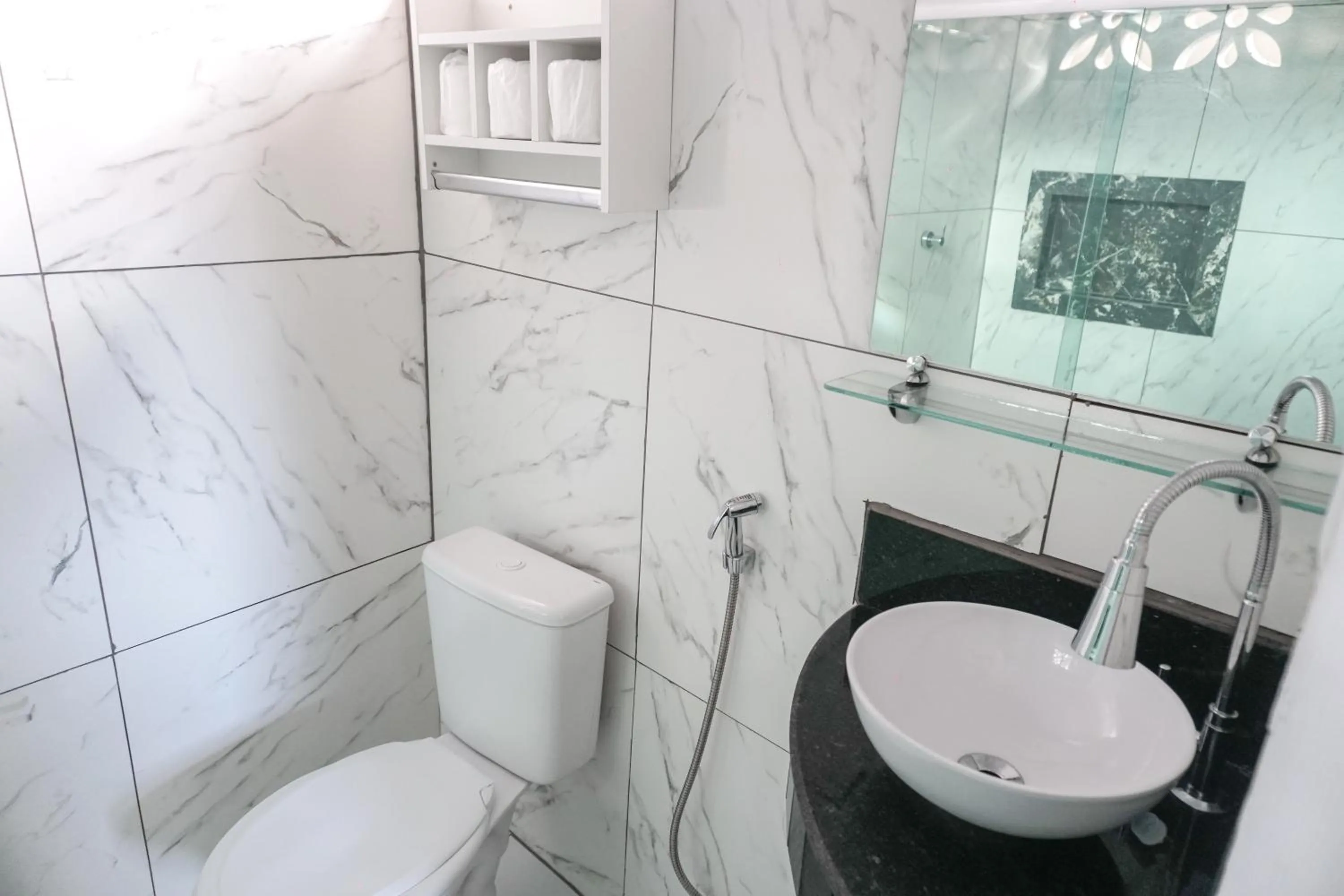 Toilet in PV Pousada Passarela da Vila