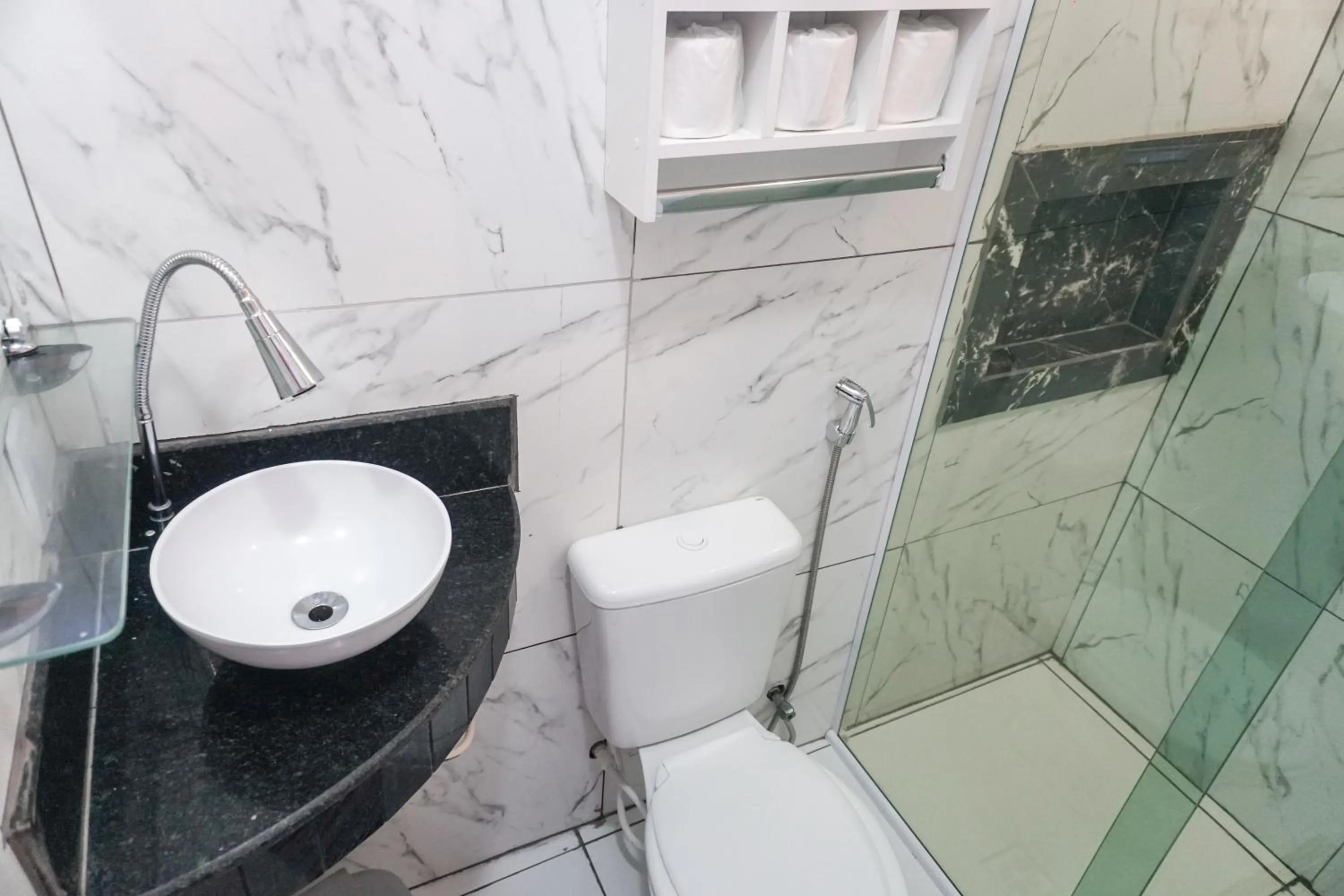 Toilet in PV Pousada Passarela da Vila