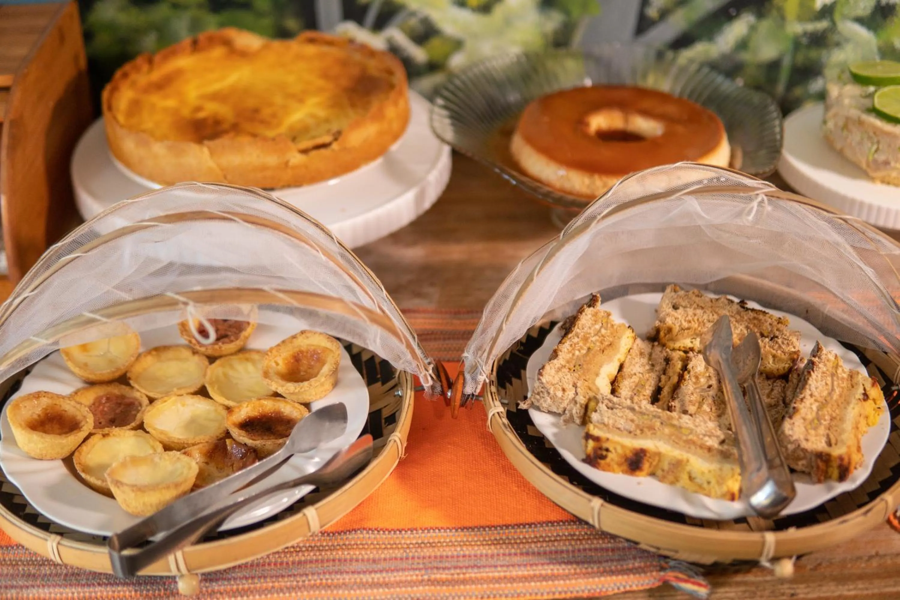 Buffet breakfast in PV Pousada Passarela da Vila