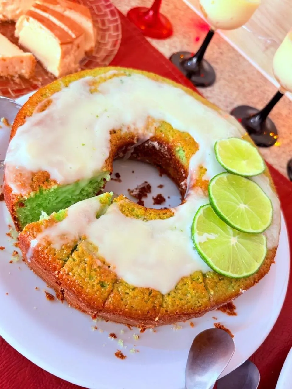 Breakfast in Hotel Rosa da Ilha Guaruja - 80m do mar, 02 piscinas, sala de jogos, brinquedão de percurso para crianças