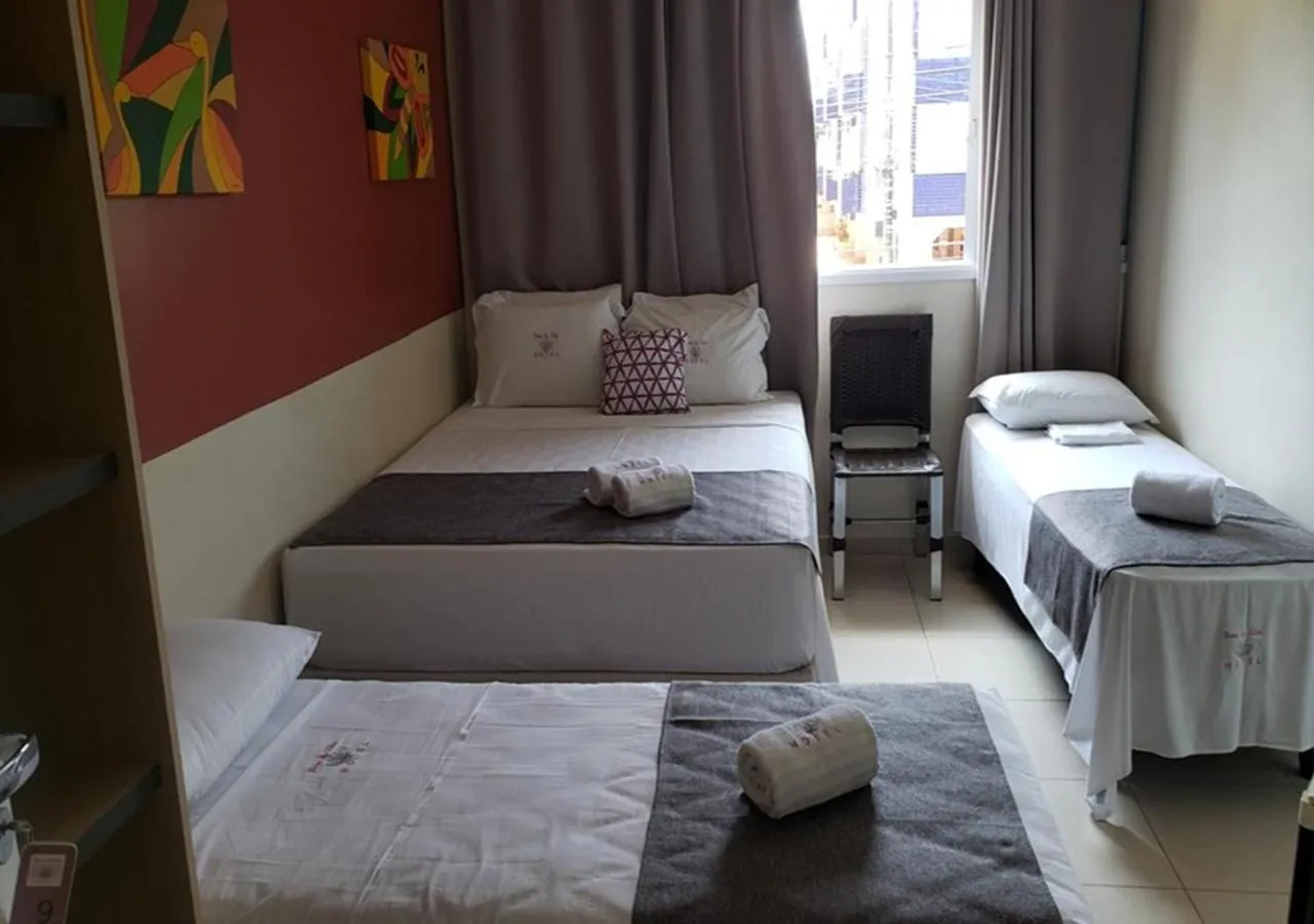 Toilet, Bed in Hotel Rosa da Ilha Guaruja - 80m do mar, 02 piscinas, sala de jogos, brinquedão de percurso para crianças