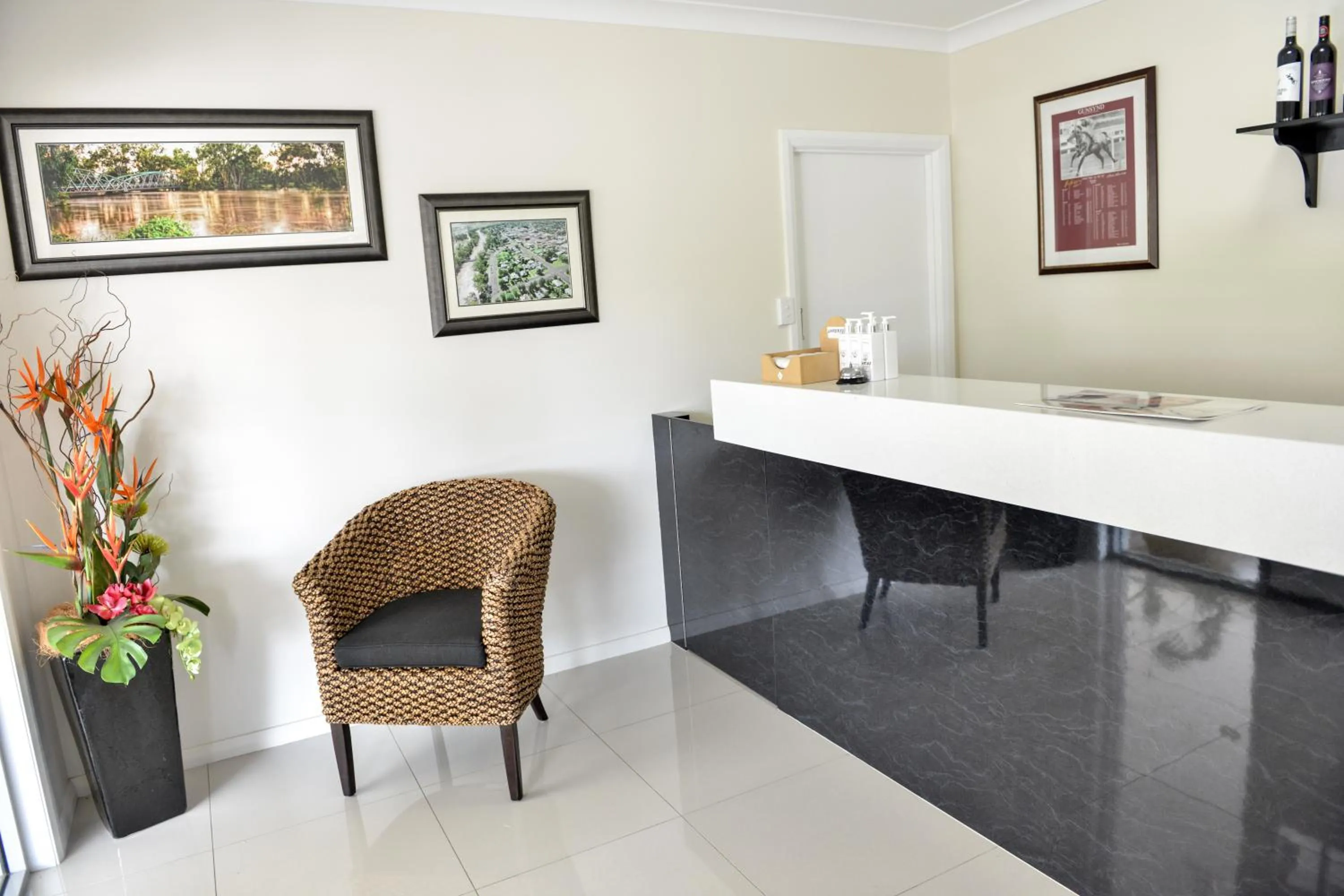 Lobby or reception in Pioneer Motel Goondiwindi