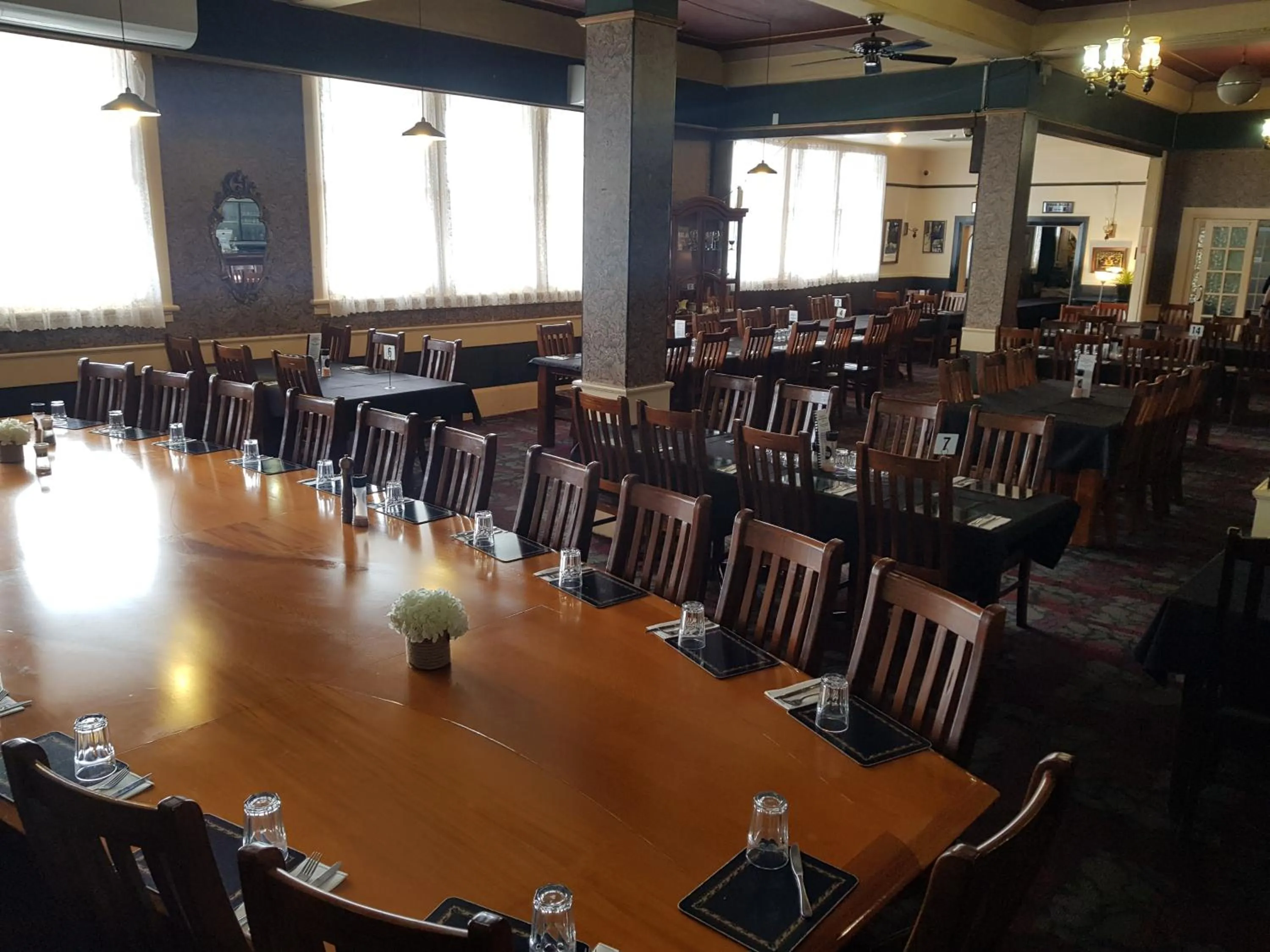Restaurant/places to eat in Northern Wairoa Hotel