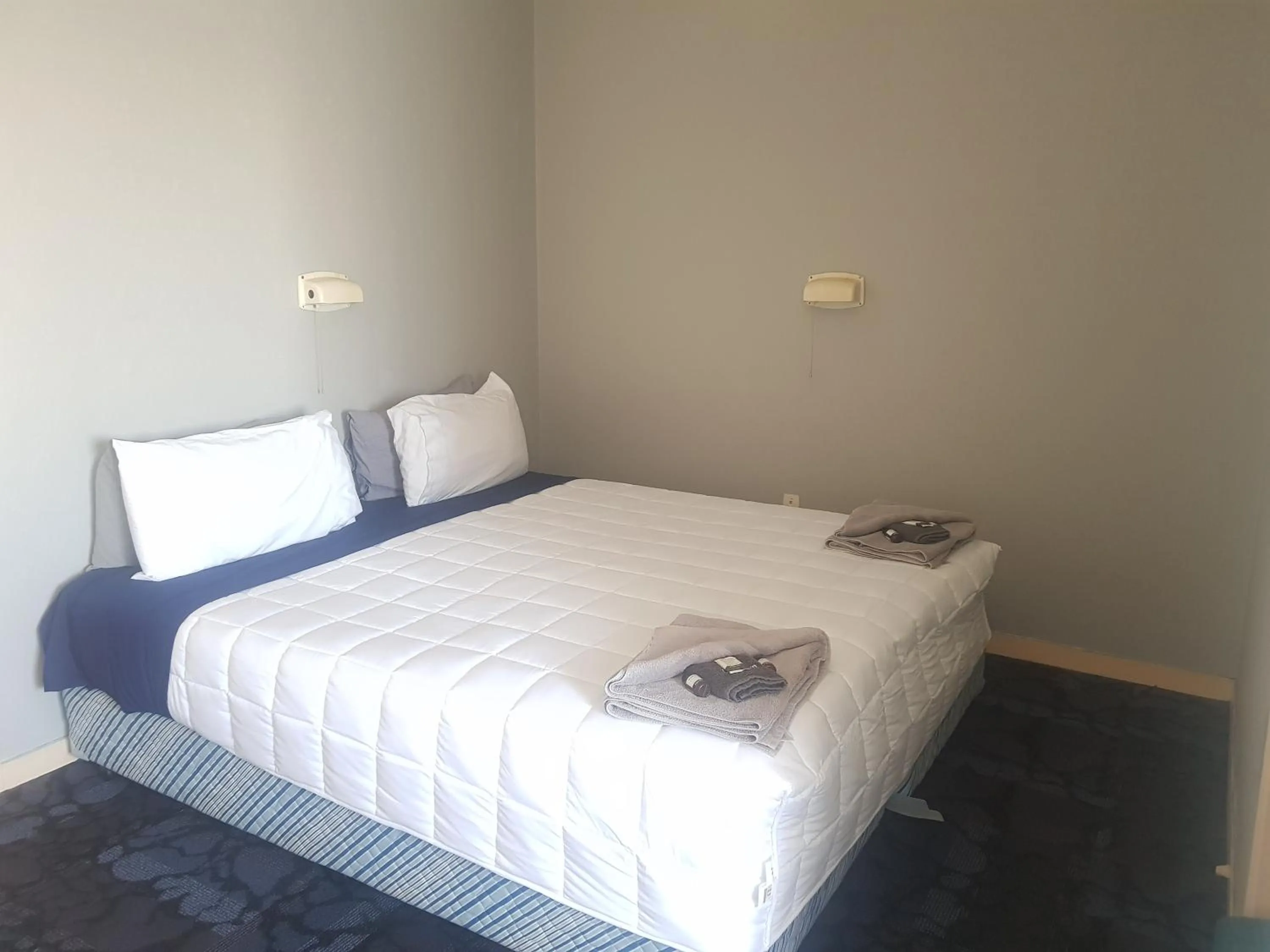 Bedroom in Northern Wairoa Hotel