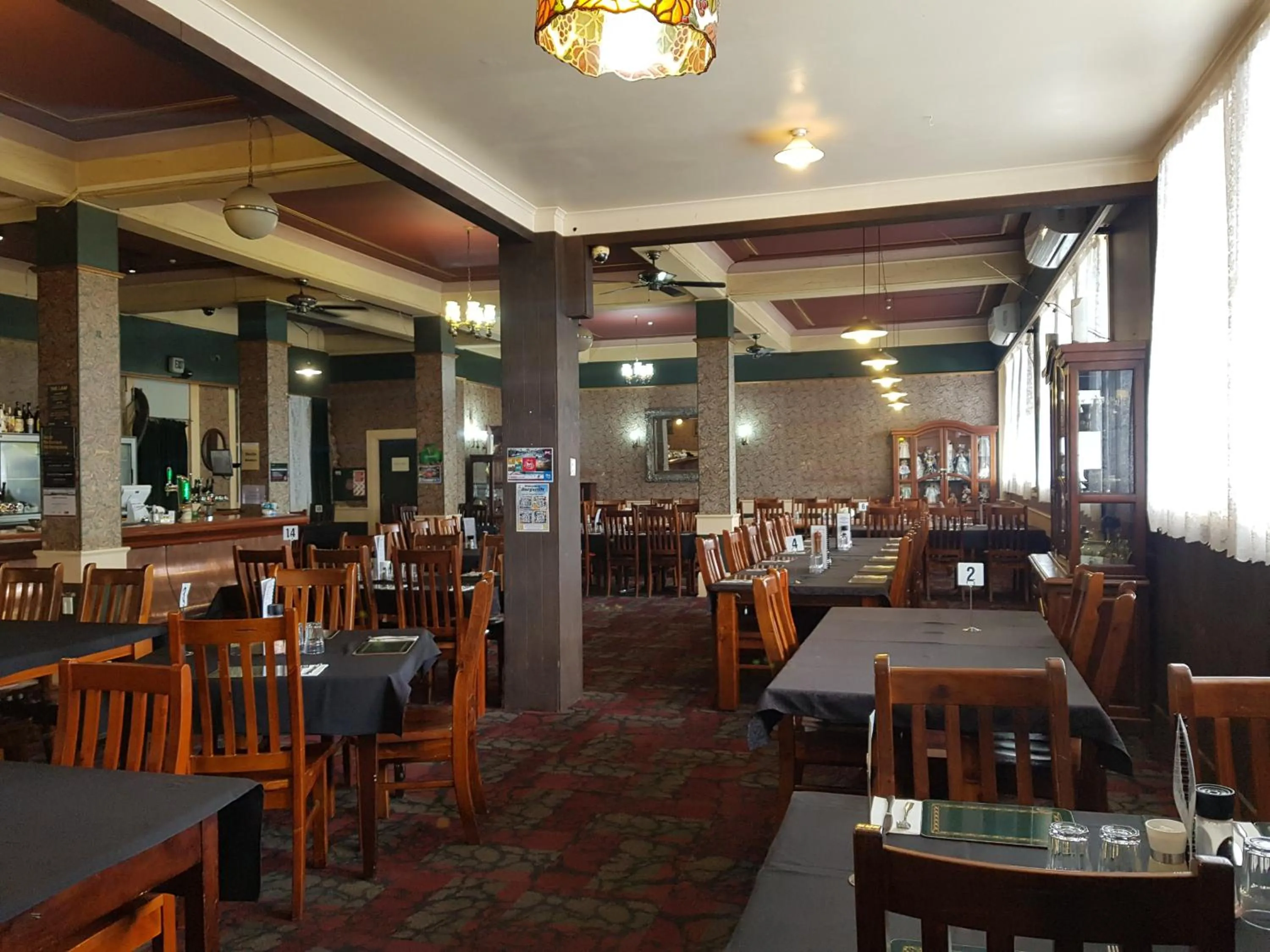 Restaurant/places to eat in Northern Wairoa Hotel