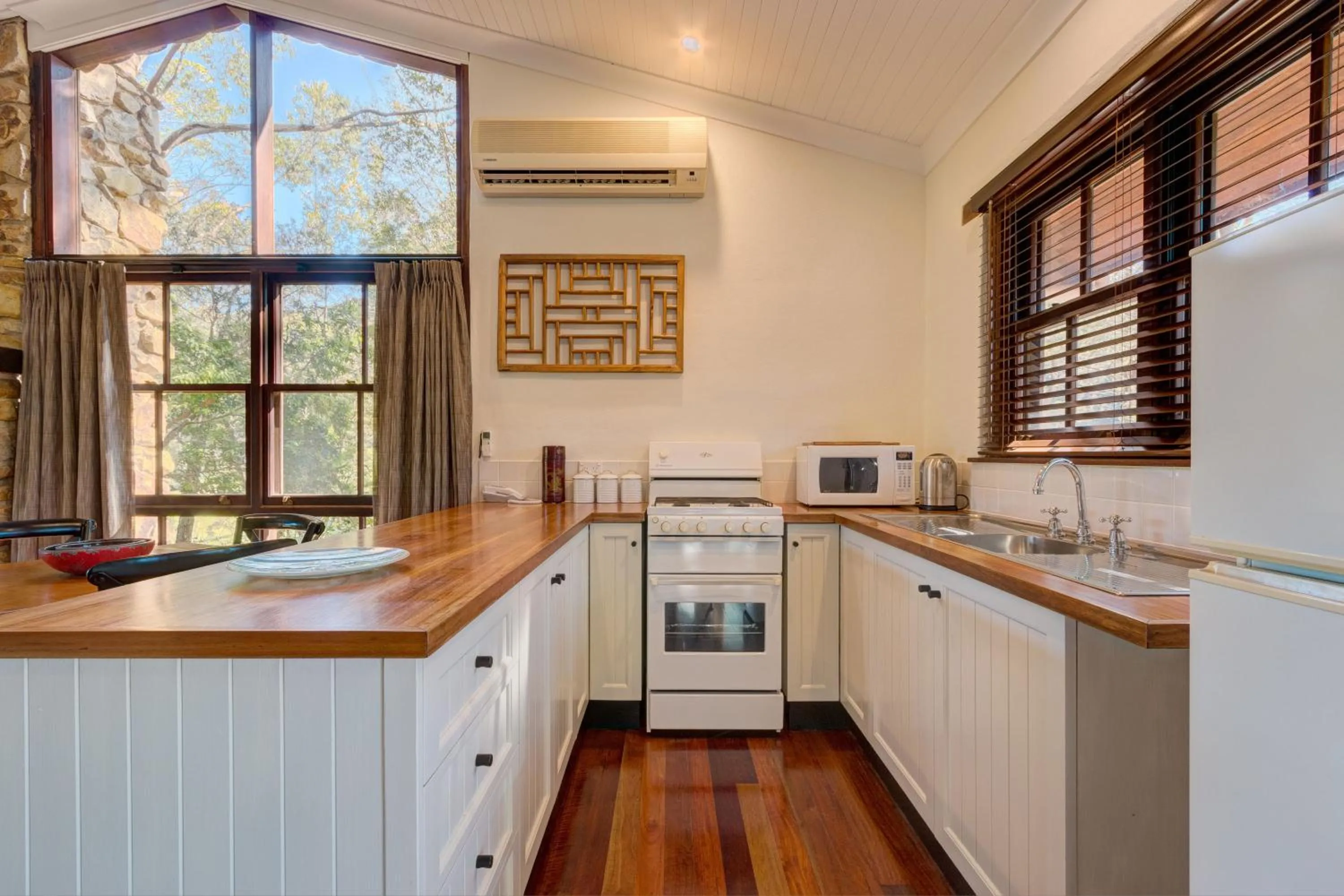 Day in Friday Creek Retreat