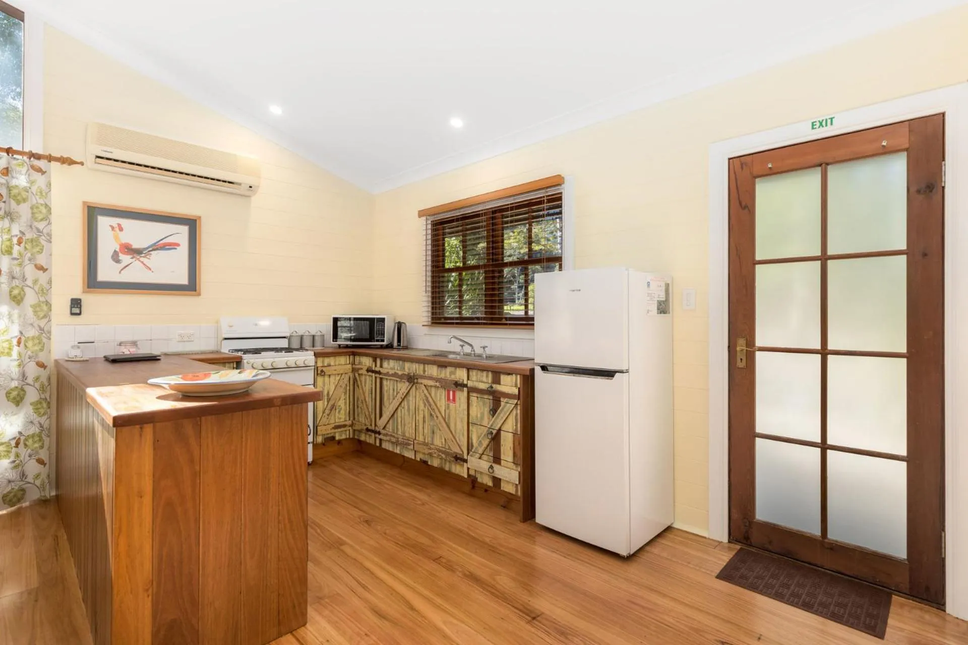 Kitchen or kitchenette in Friday Creek Retreat