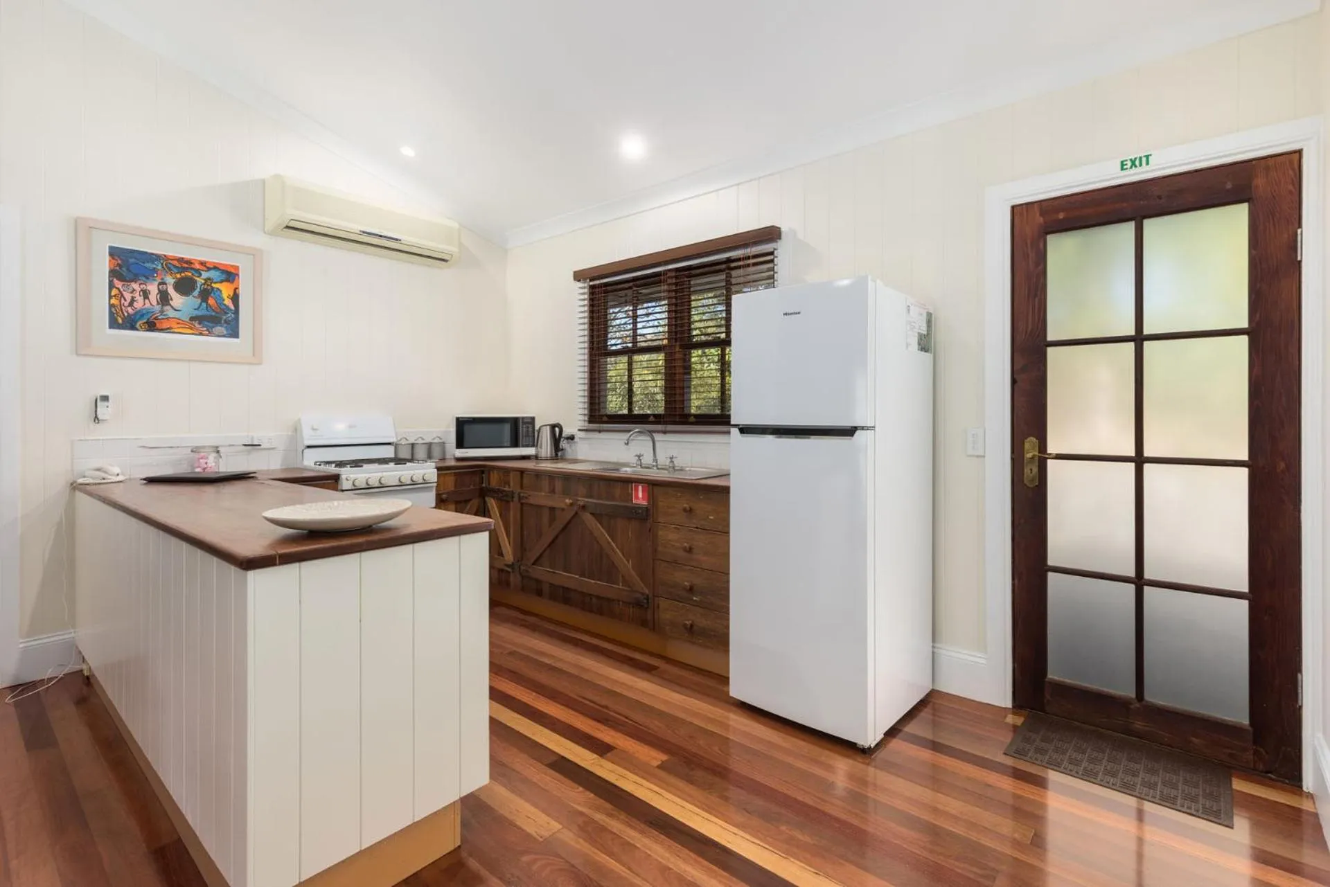 Kitchen or kitchenette in Friday Creek Retreat