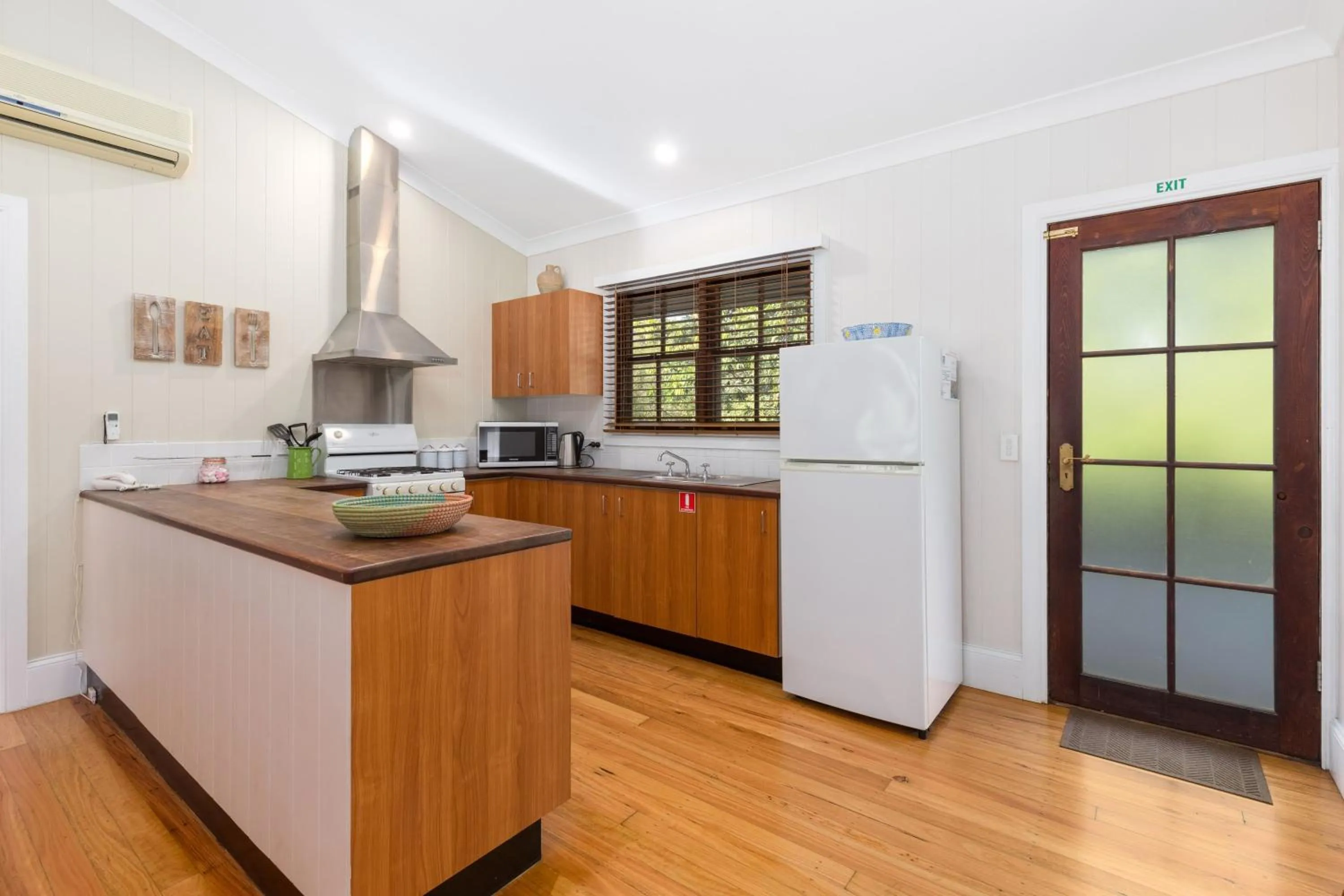 Kitchen or kitchenette in Friday Creek Retreat