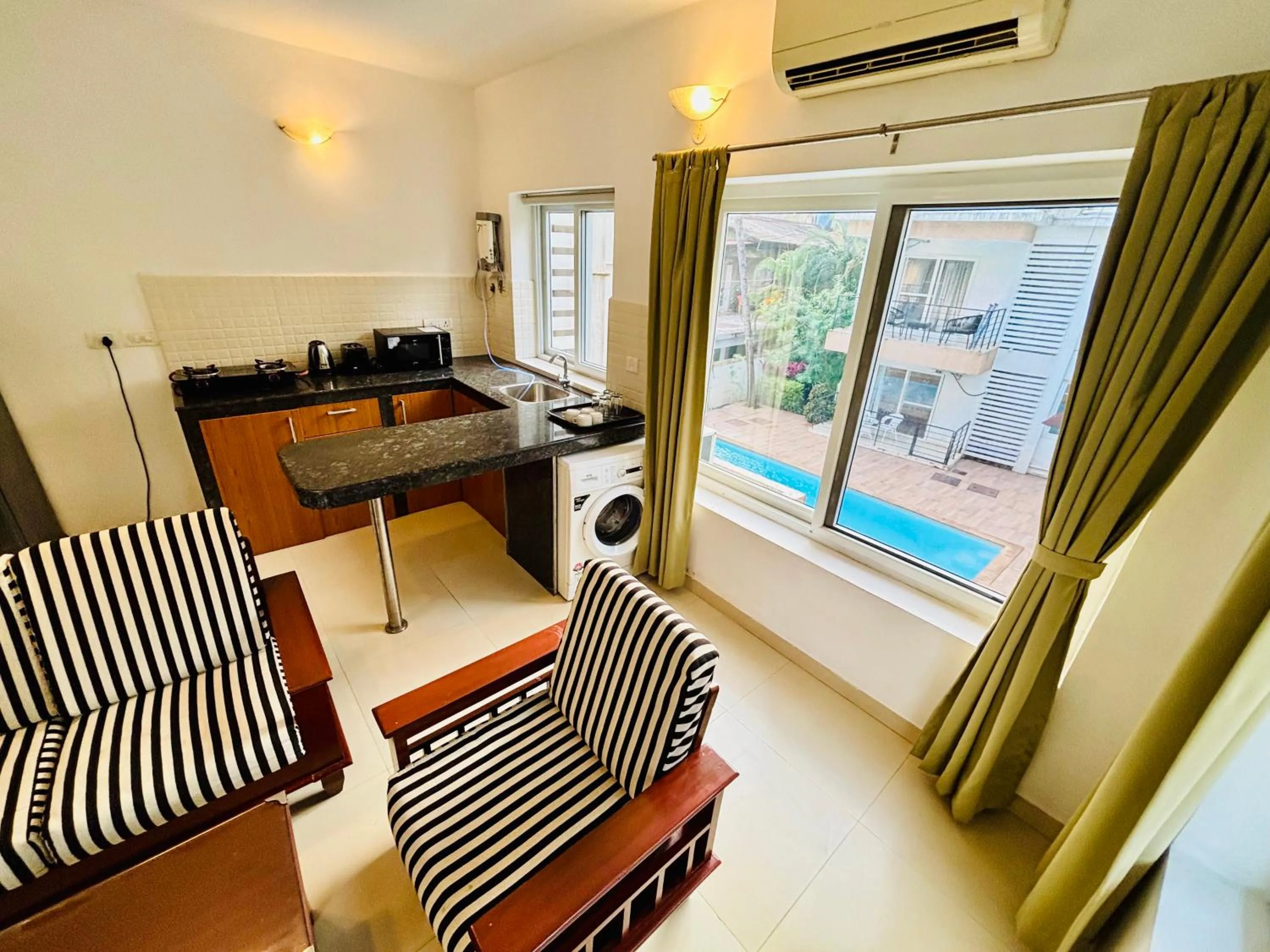 Living room in Rainforest Enclave, Arpora - 10 mins to Baga beach