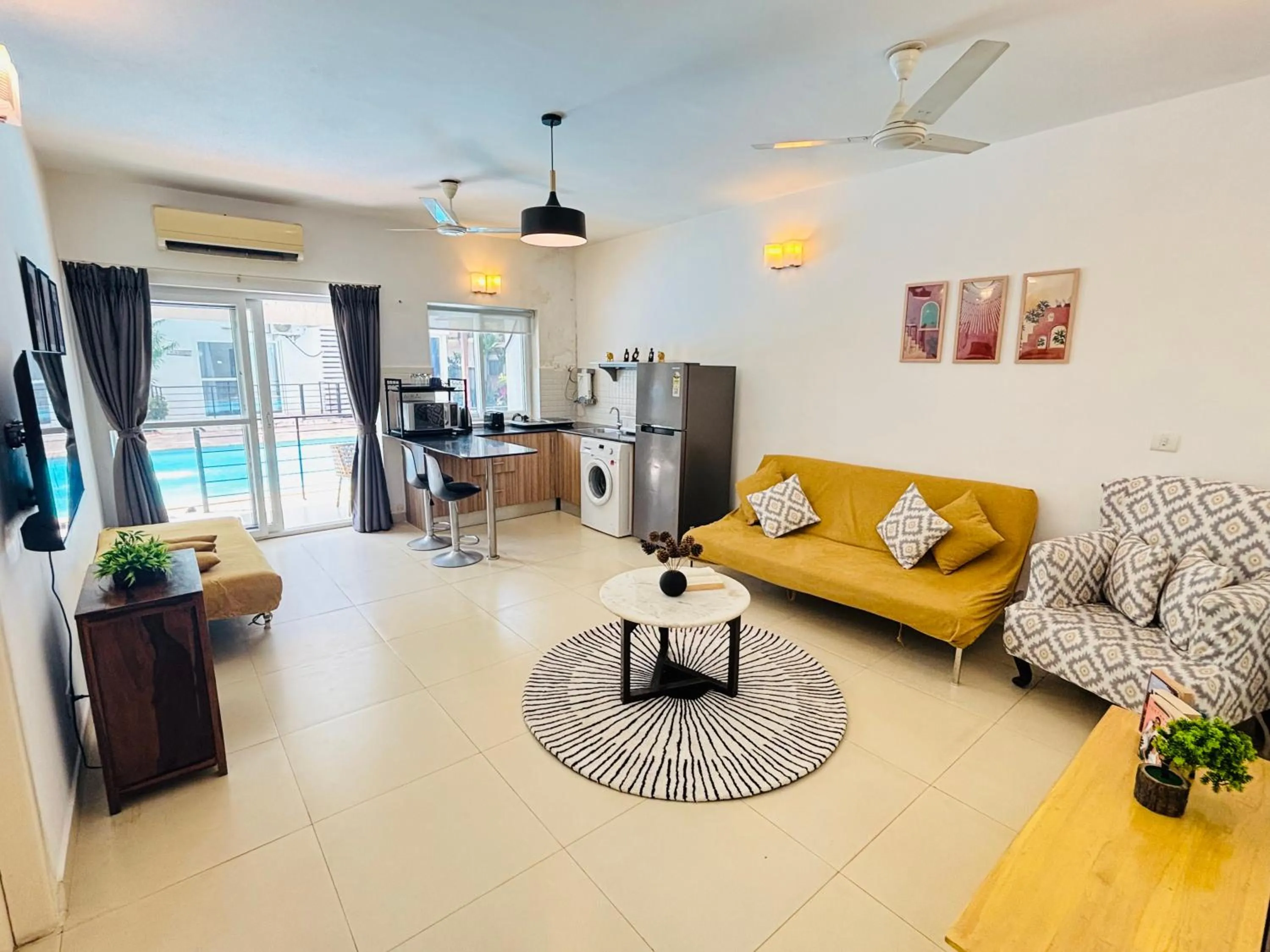 Living room in Rainforest Enclave, Arpora - 10 mins to Baga beach