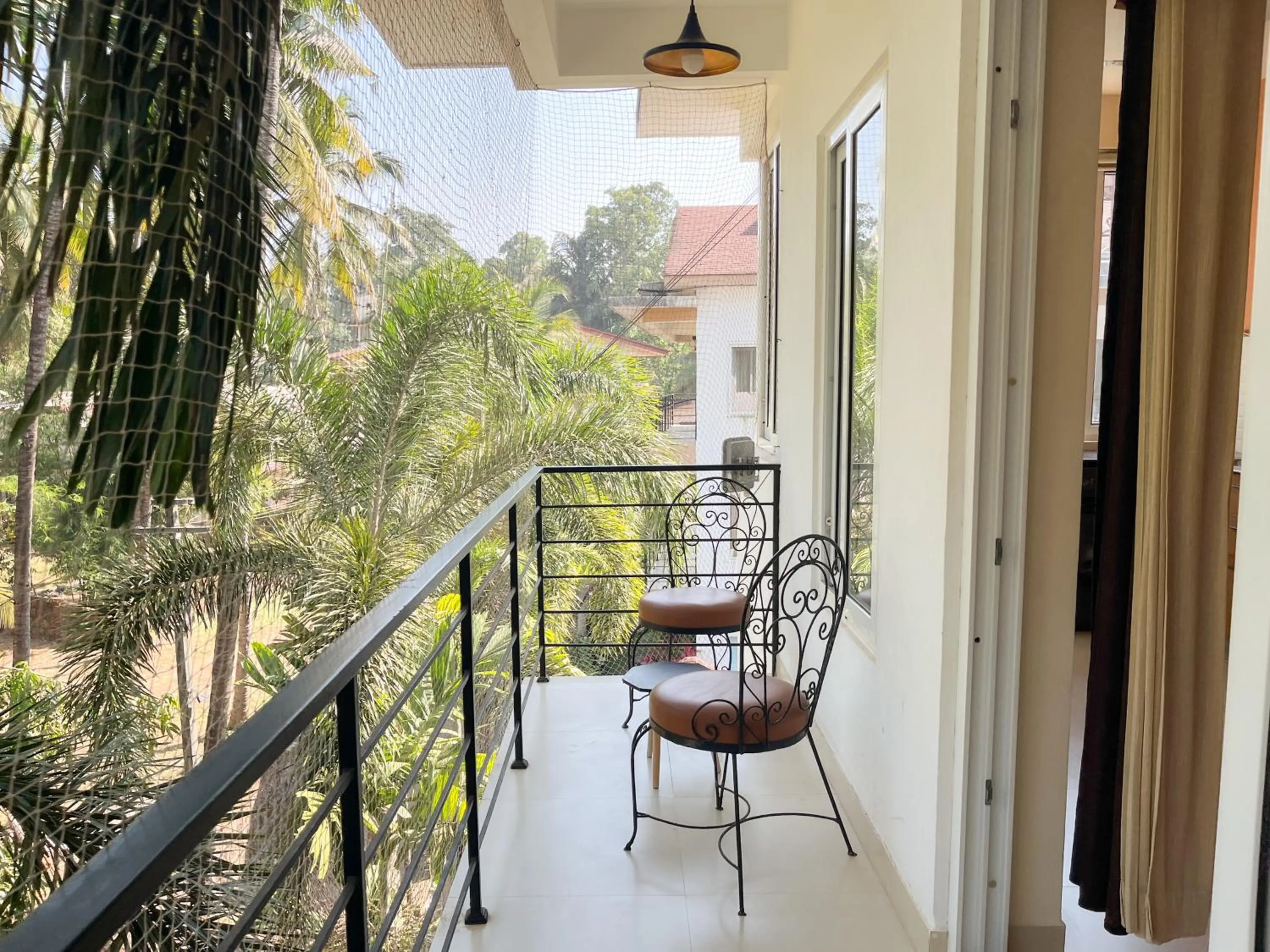 Balcony/Terrace in Rainforest Enclave, Arpora - 10 mins to Baga beach