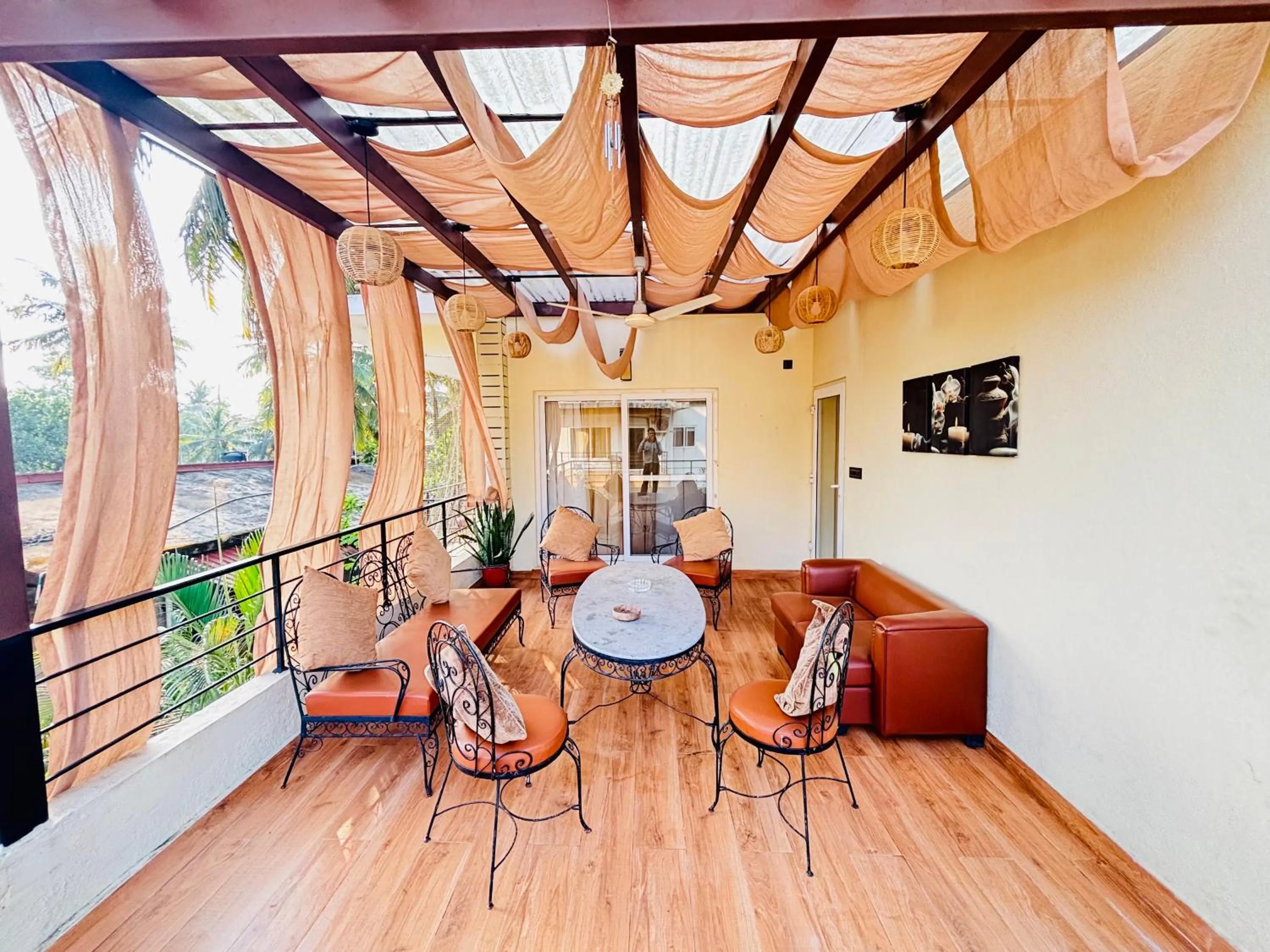 Balcony/Terrace in Rainforest Enclave, Arpora - 10 mins to Baga beach