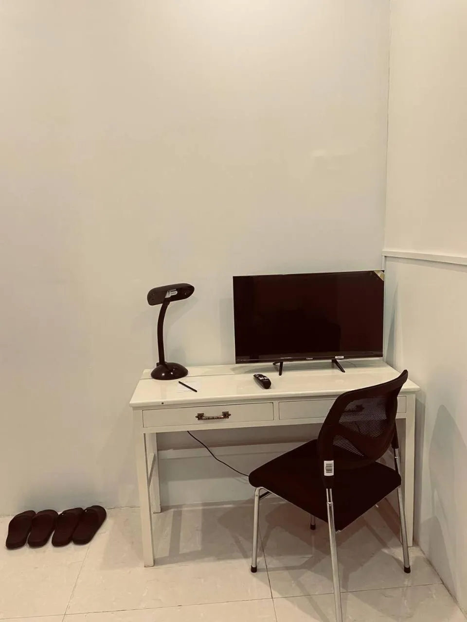 TV and multimedia in YAMA HOTEL & ROOFTOP BAR