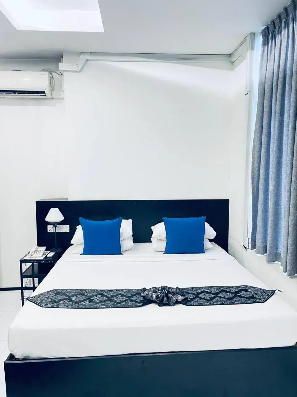 Superior King Room in YAMA HOTEL & ROOFTOP BAR Superior King Room in YAMA HOTEL & ROOFTOP BAR