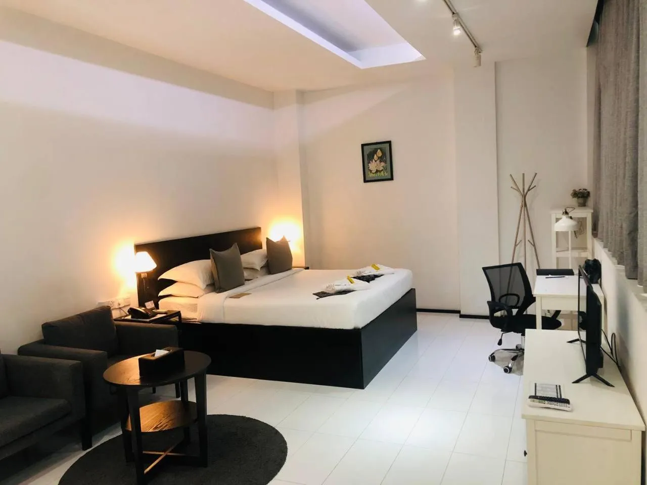 Bedroom, Bed in YAMA HOTEL & ROOFTOP BAR