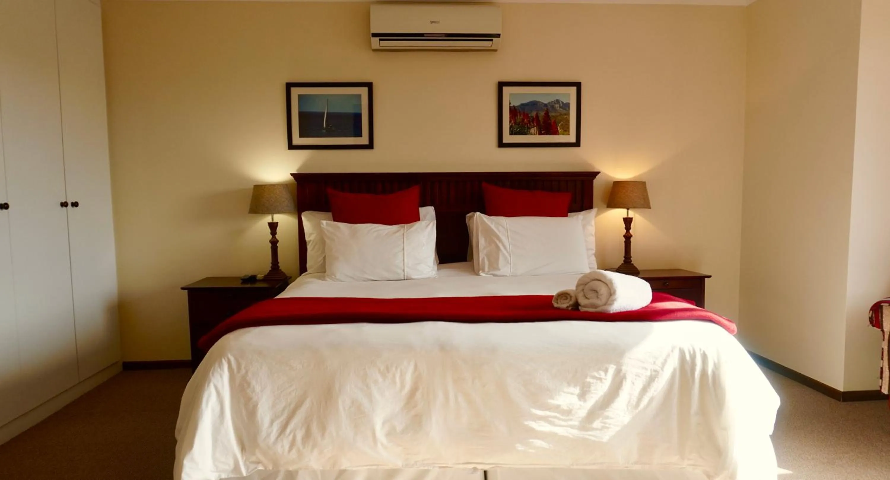 Bed in Sundown Manor Guest House