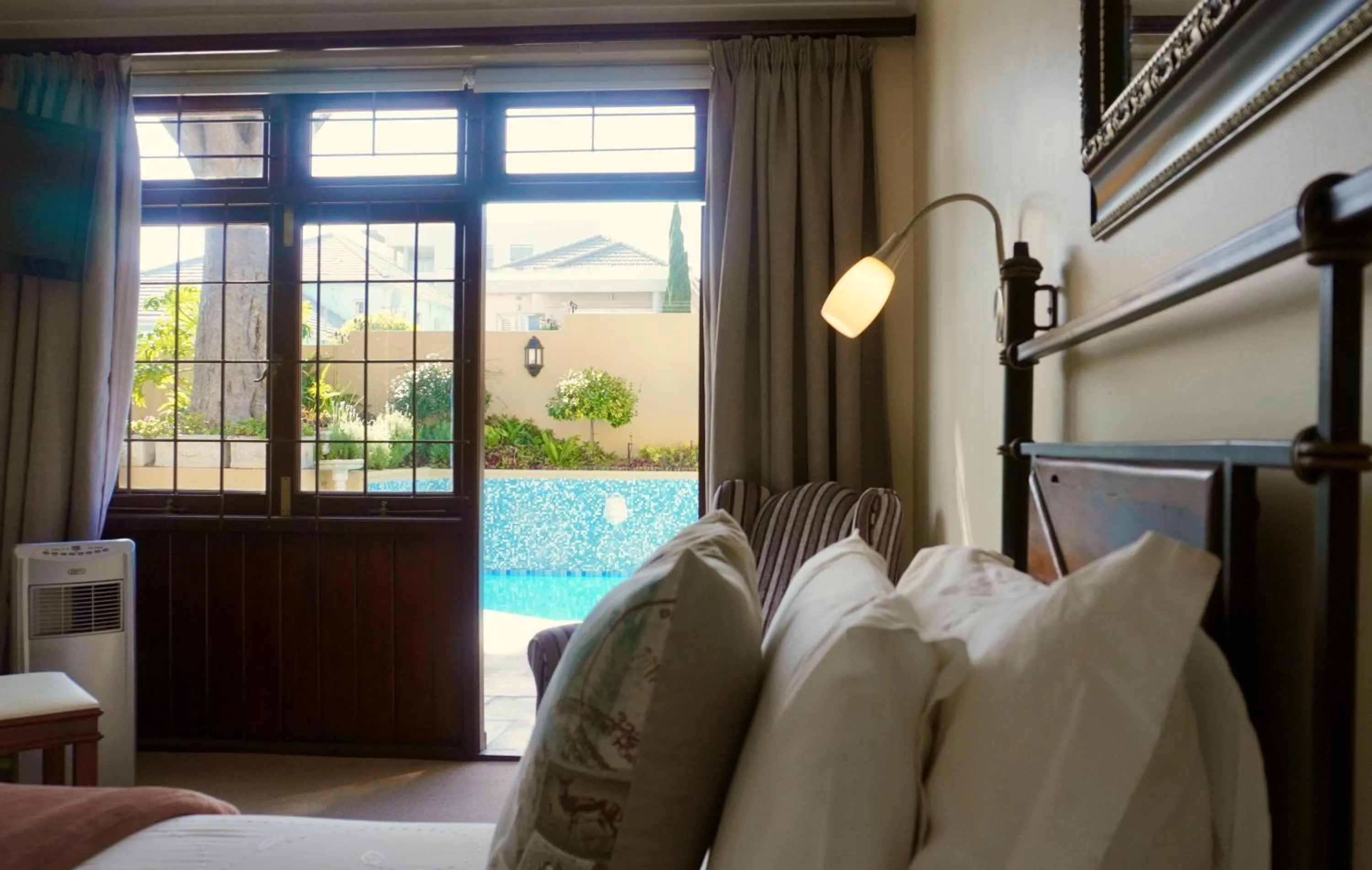 Bedroom, Bed in Sundown Manor Guest House