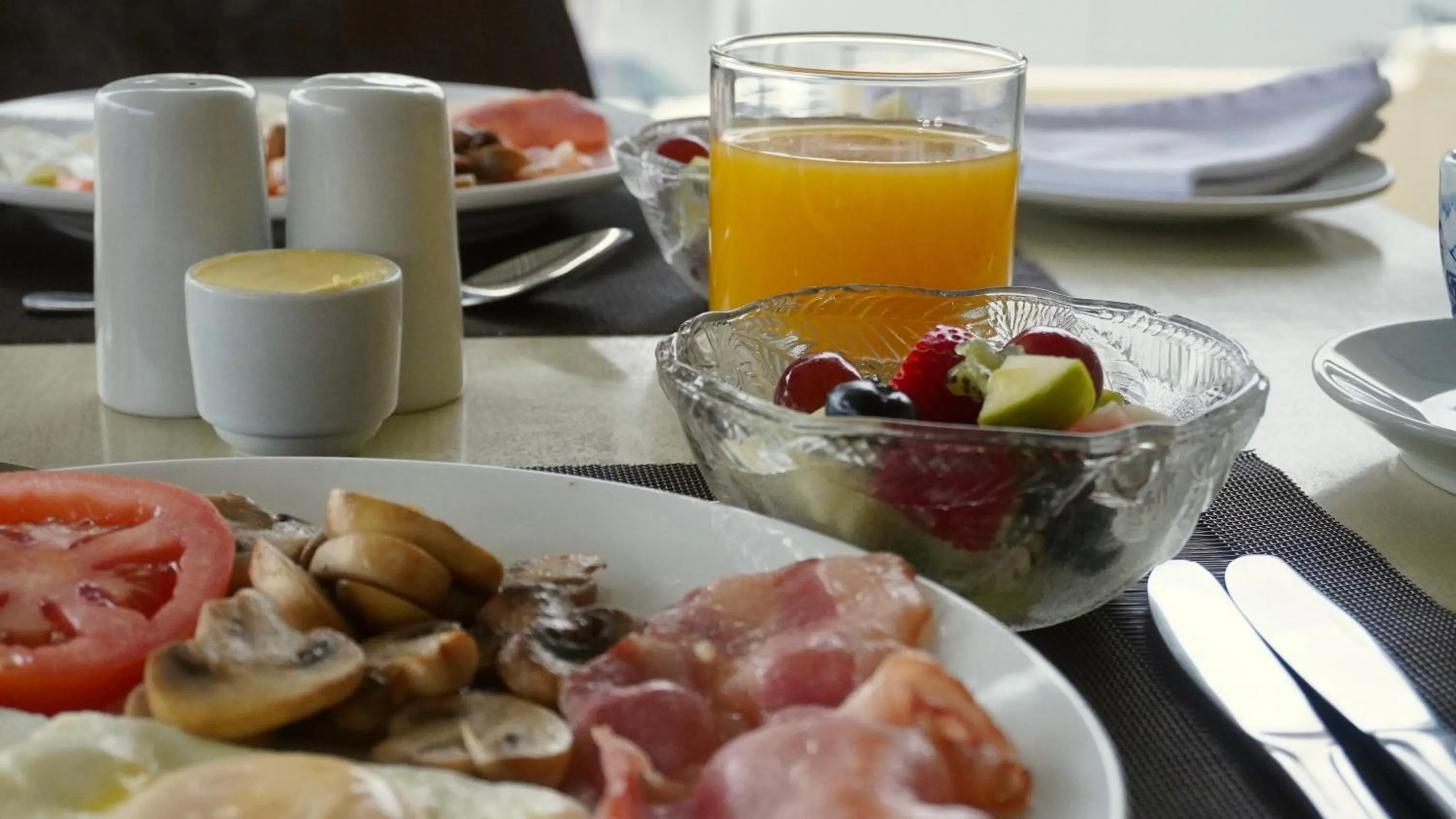 Breakfast in Sundown Manor Guest House