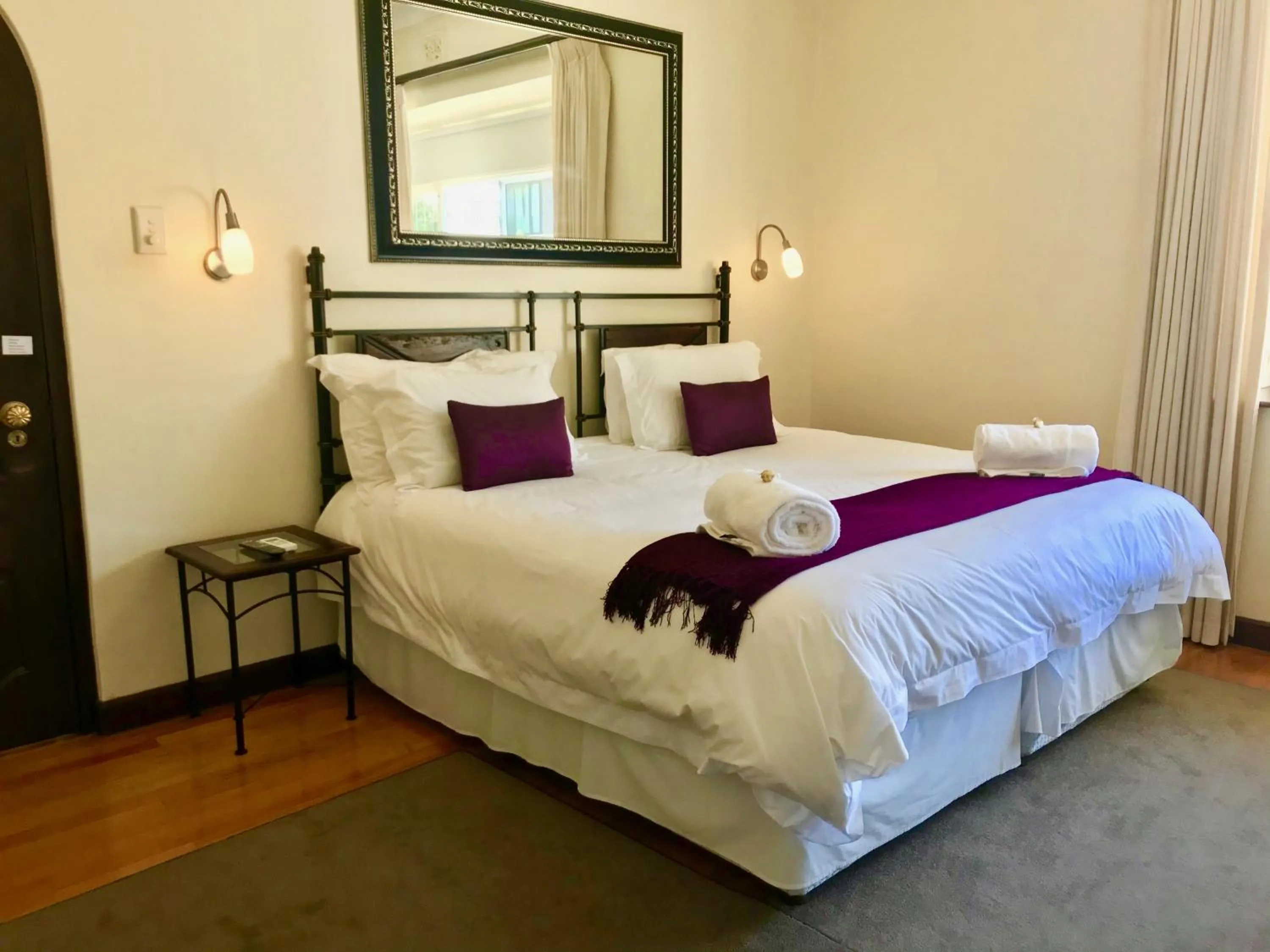 Bed in Sundown Manor Guest House