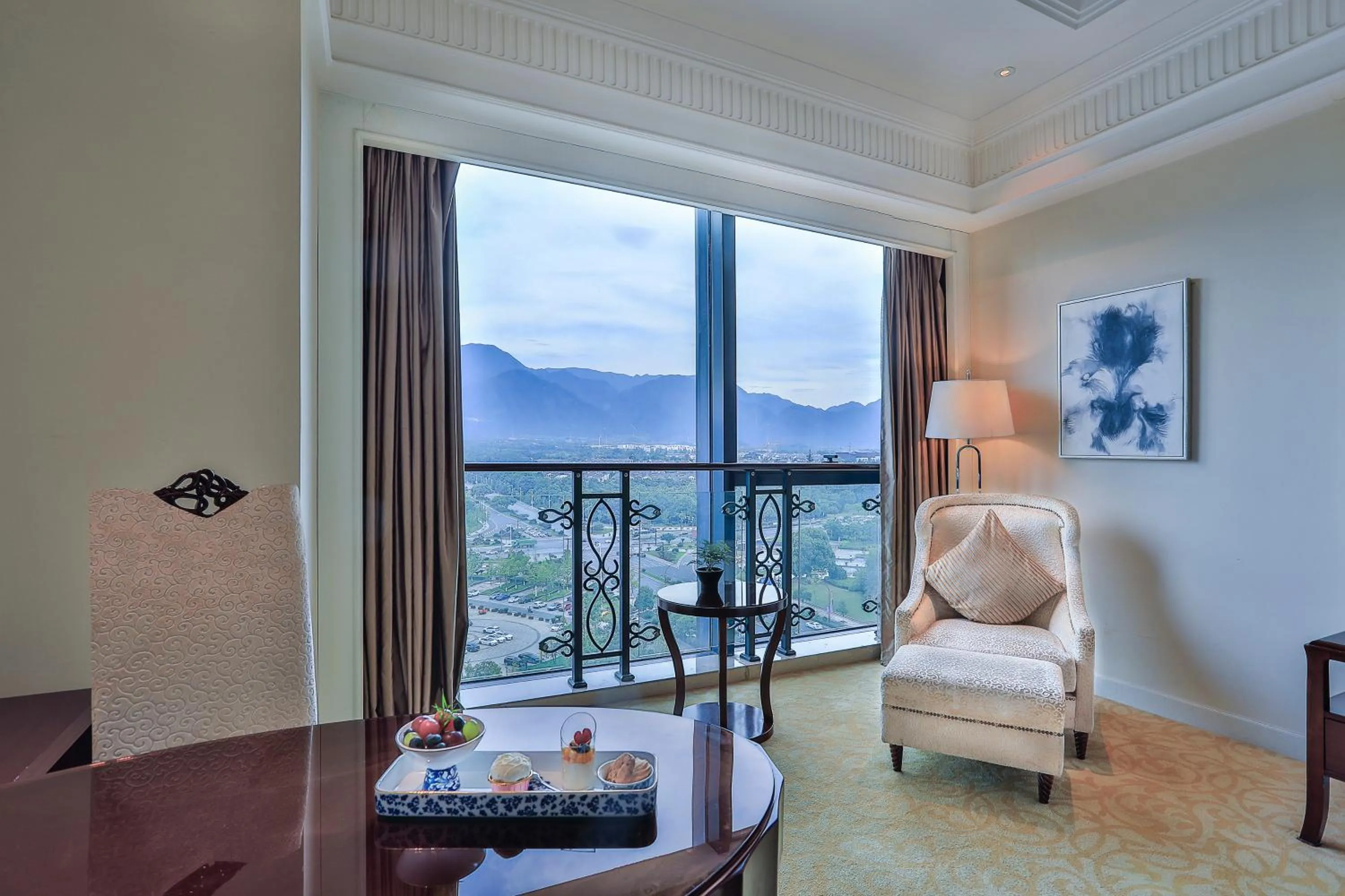 Natural landscape in SSAW Boutique Hotel Tonglu World Trade