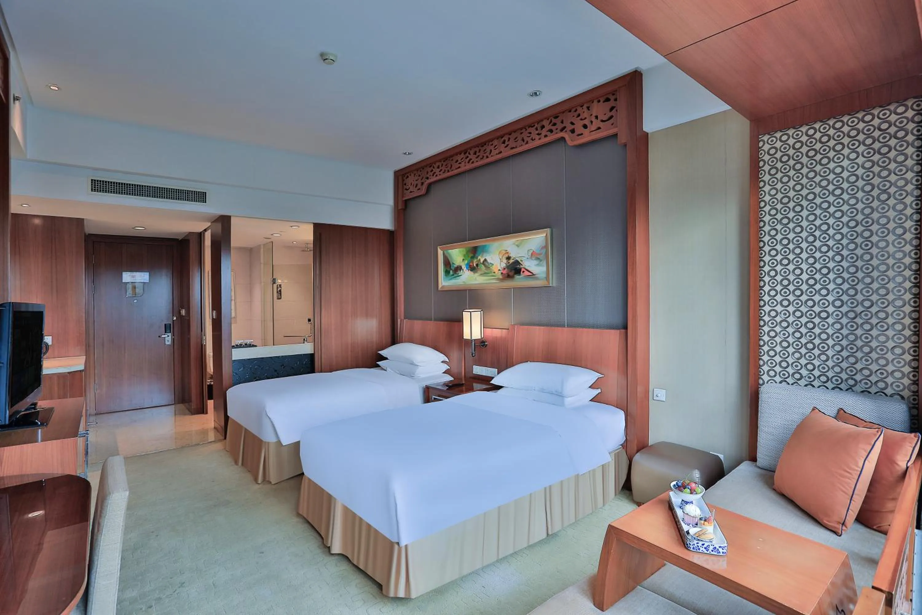 Photo of the whole room, Bed in SSAW Boutique Hotel Tonglu World Trade