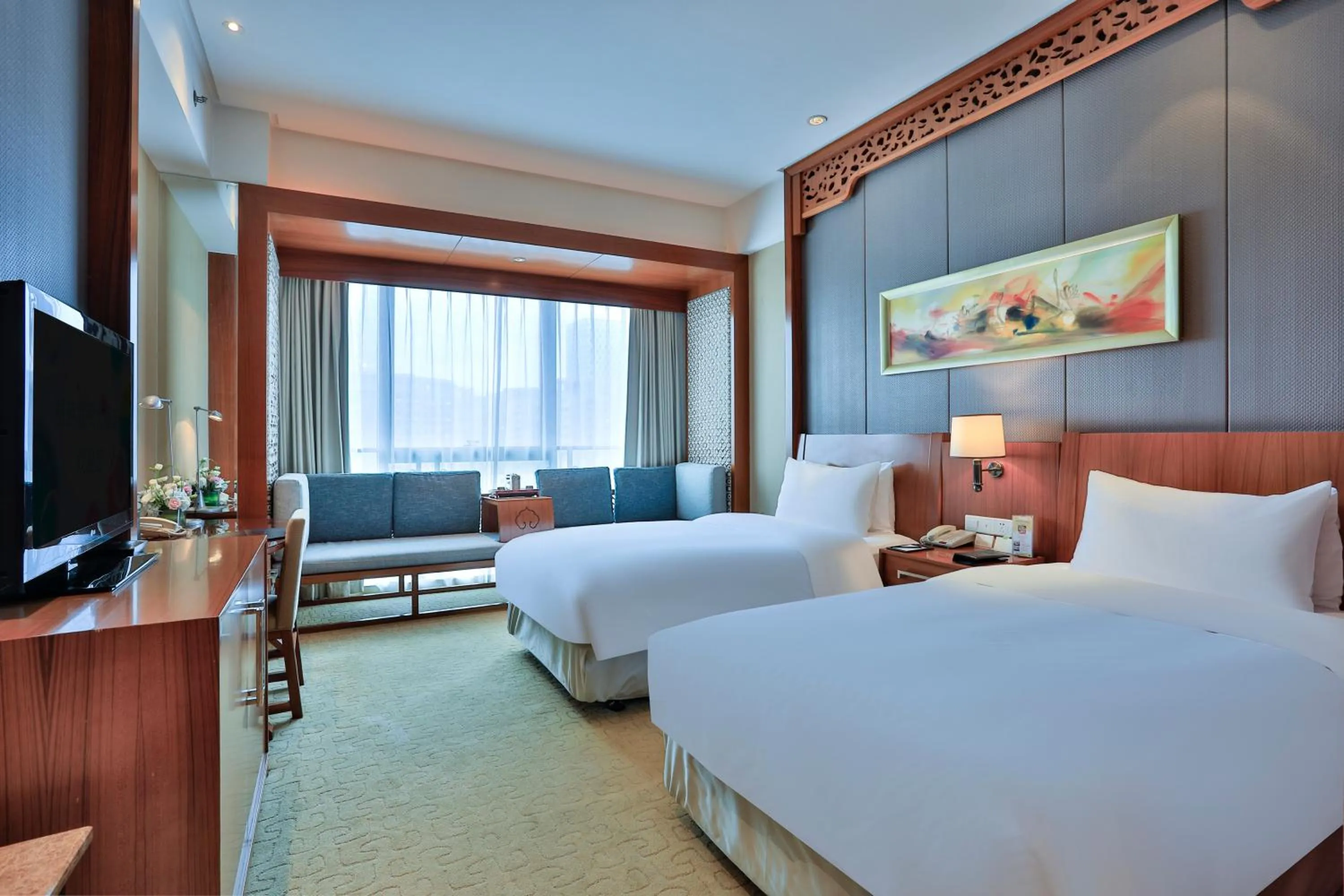 Photo of the whole room, Bed in SSAW Boutique Hotel Tonglu World Trade