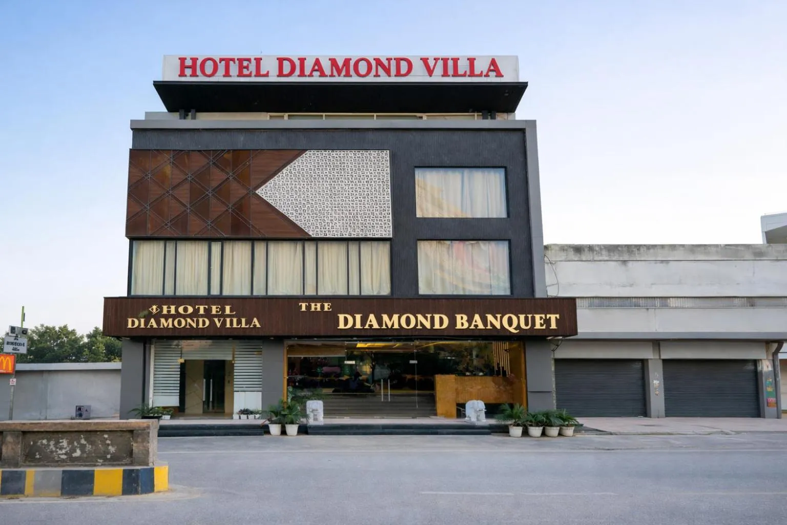 Property building in Hotel Diamond Villa and Banquet