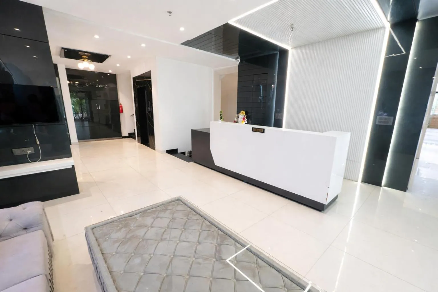 Lobby or reception in Hotel Diamond Villa and Banquet