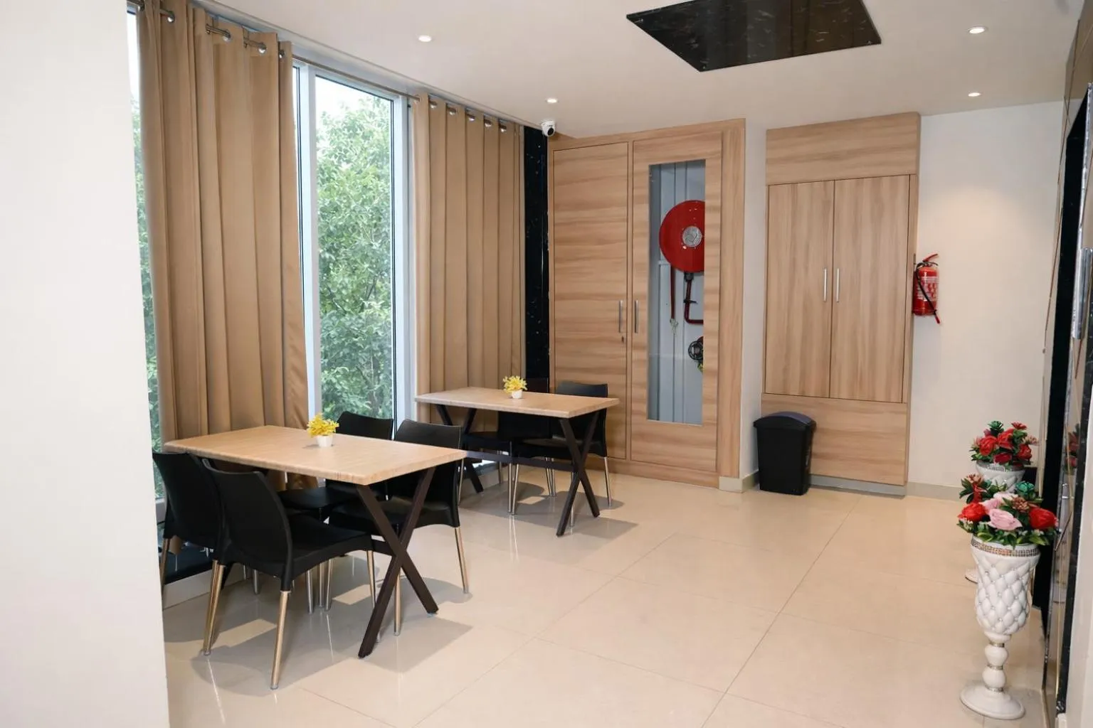 Dining area in Hotel Diamond Villa and Banquet