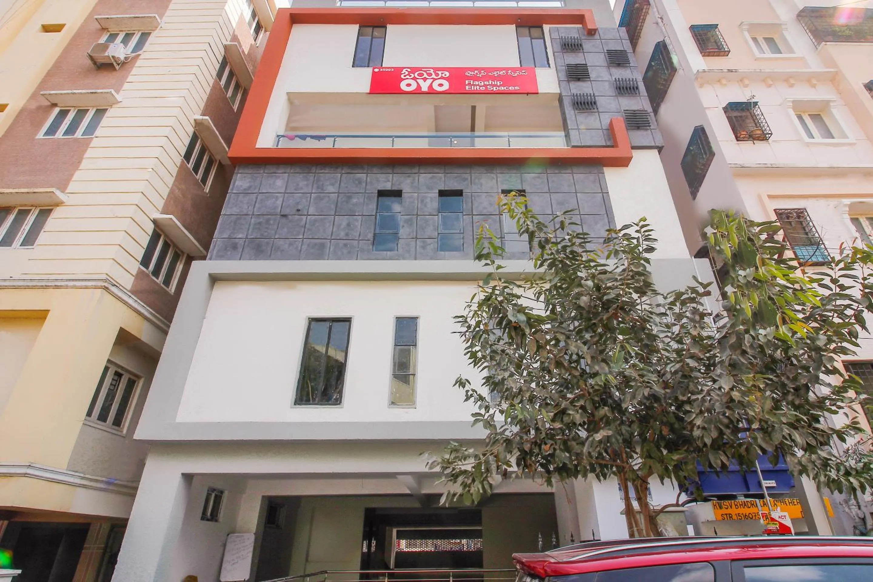 Facade/entrance in Hotel O Elite Spaces Puppalaguda