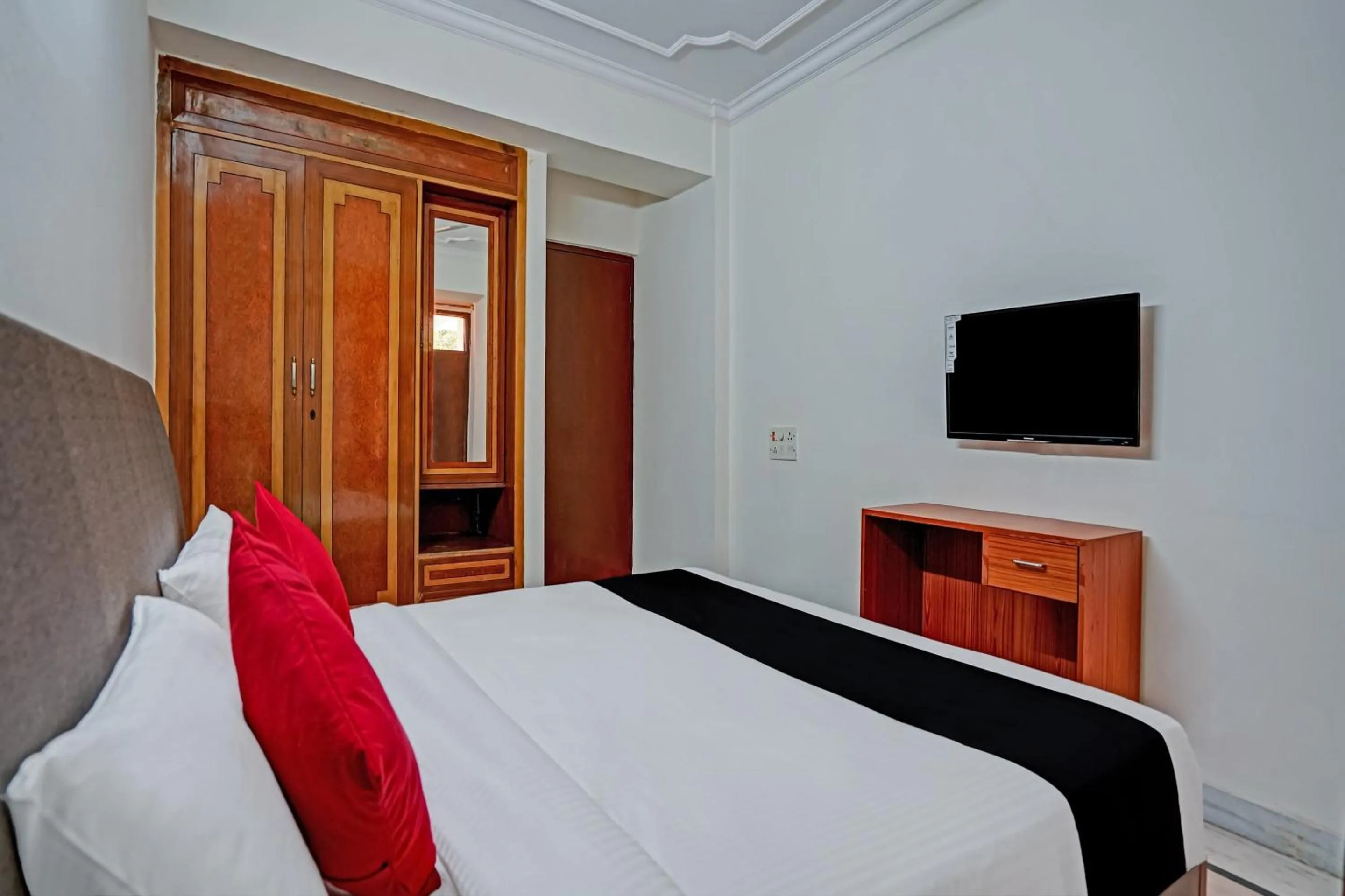 Bedroom, Bed in Collection O Royal Residency S30