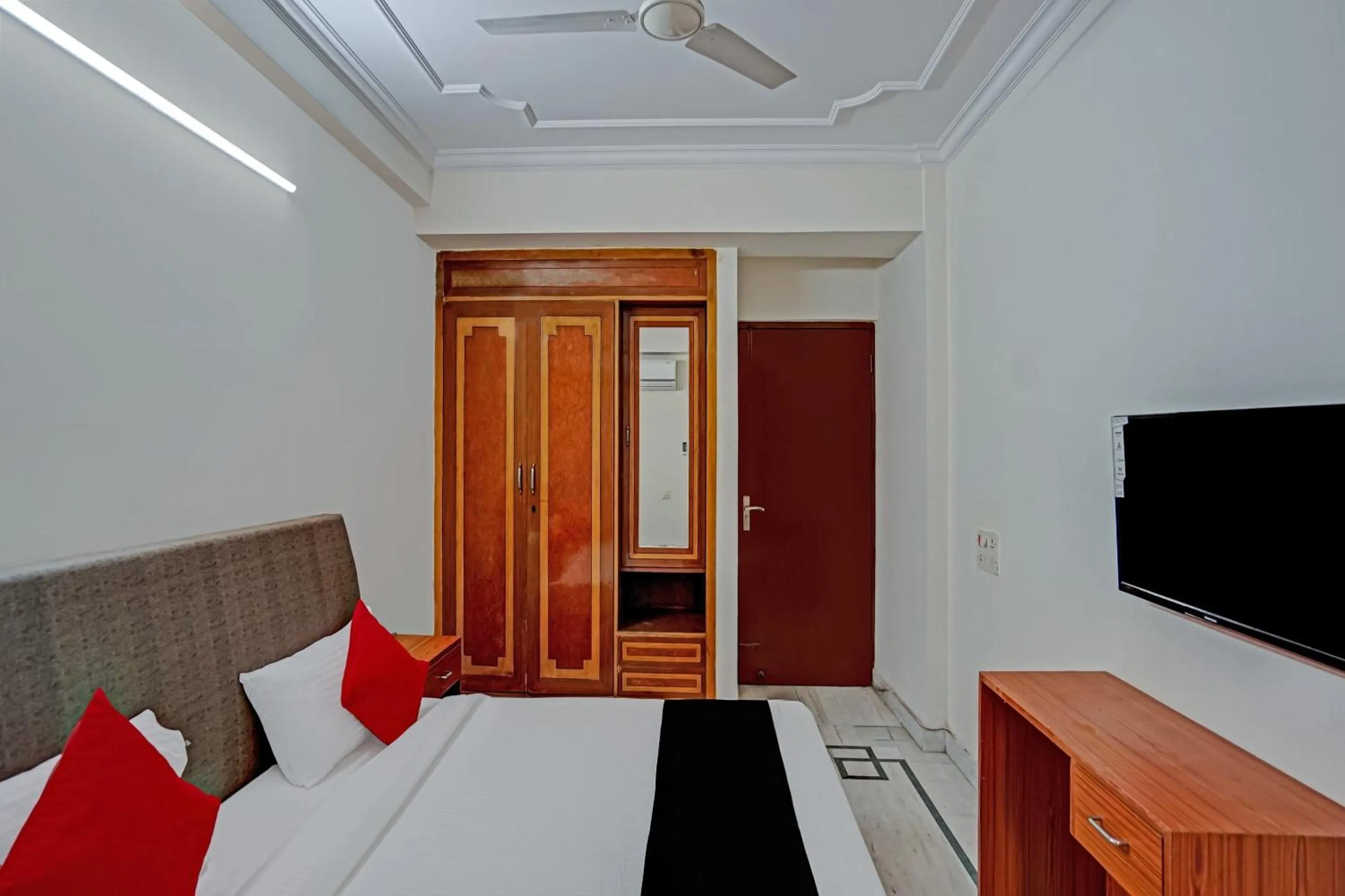 Bedroom, Bed in Collection O Royal Residency S30