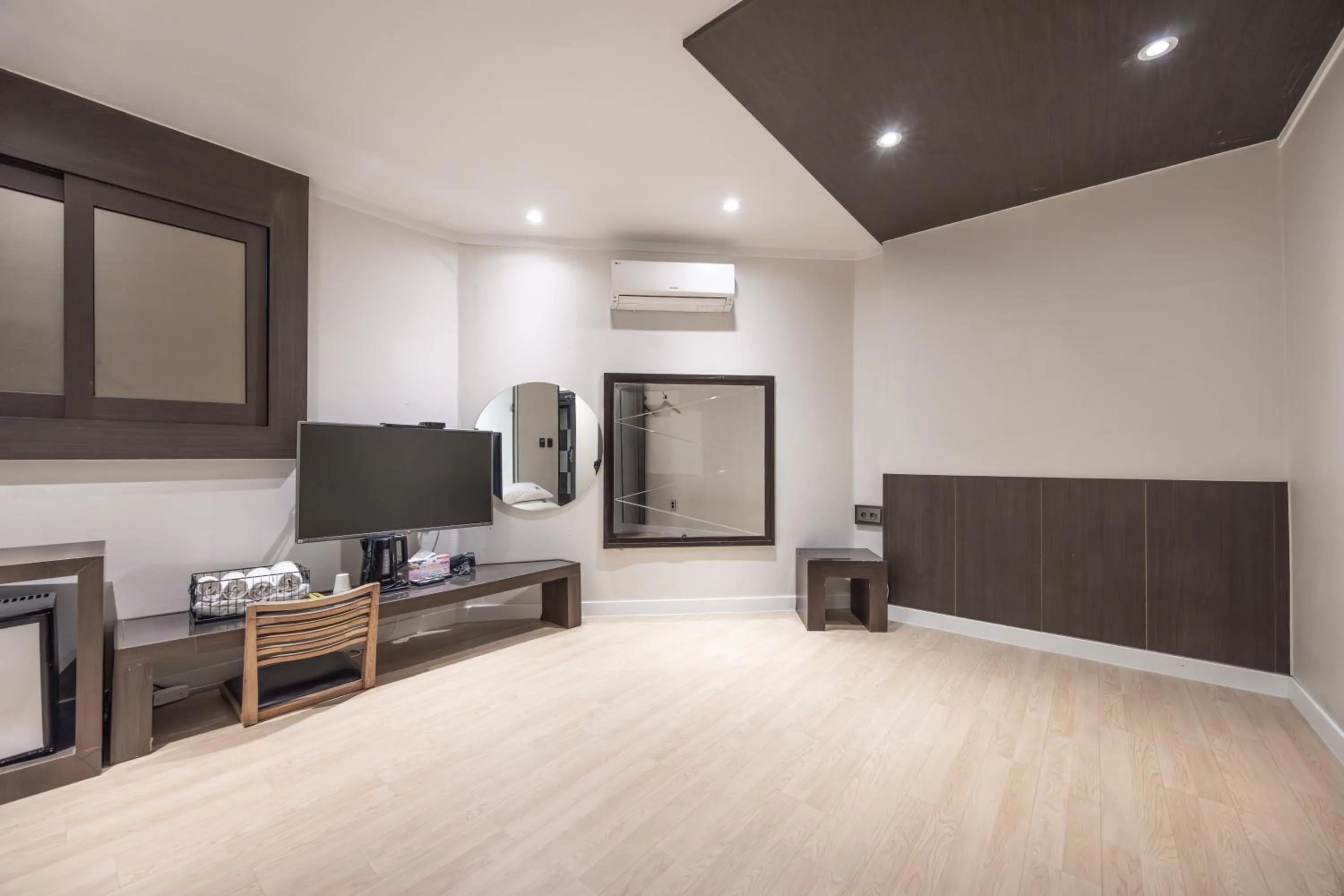 TV and multimedia in Lien Hotel Haeundae