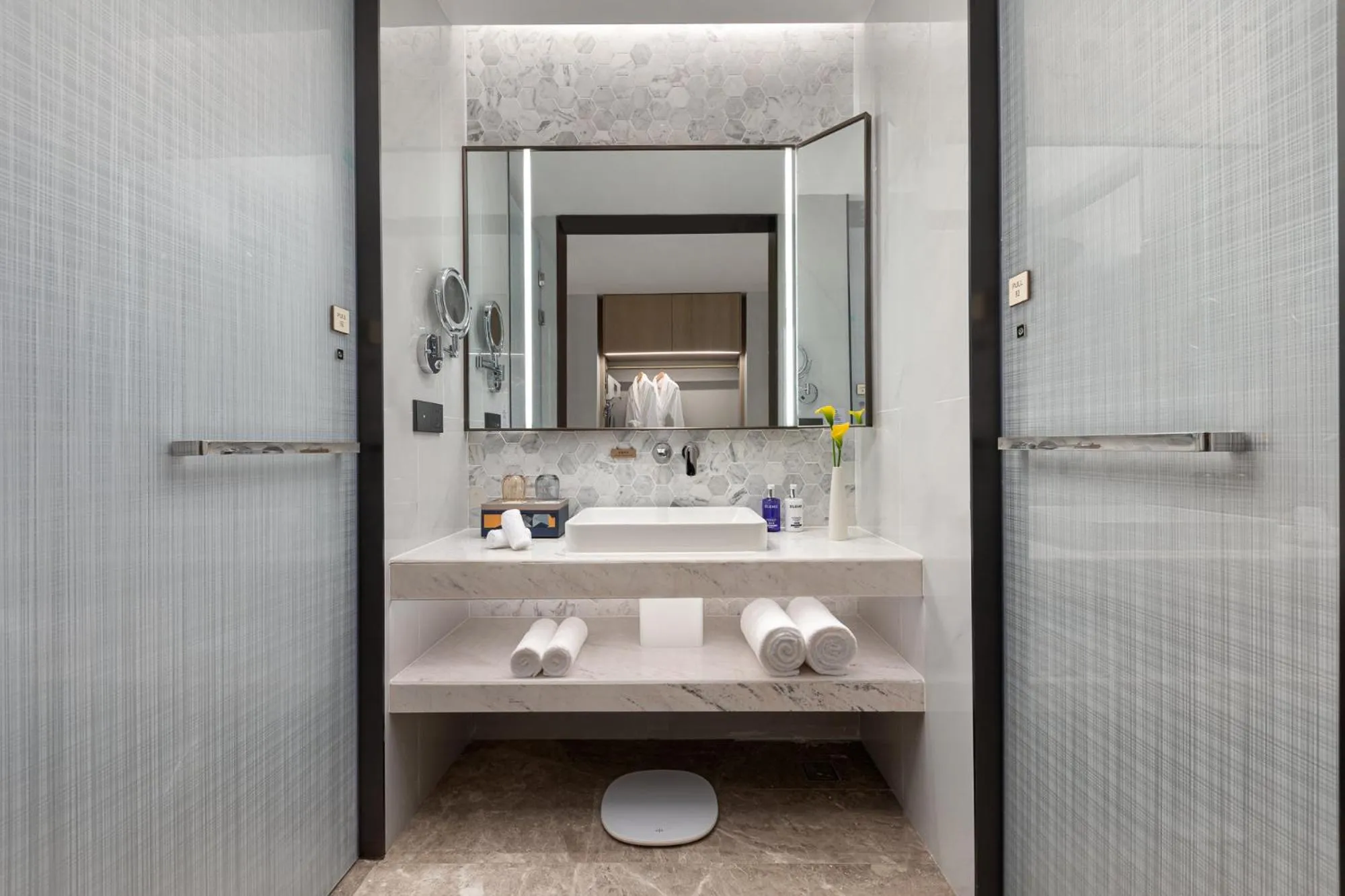 Bathroom in voco Lianyungang Haizhou Bay by IHG