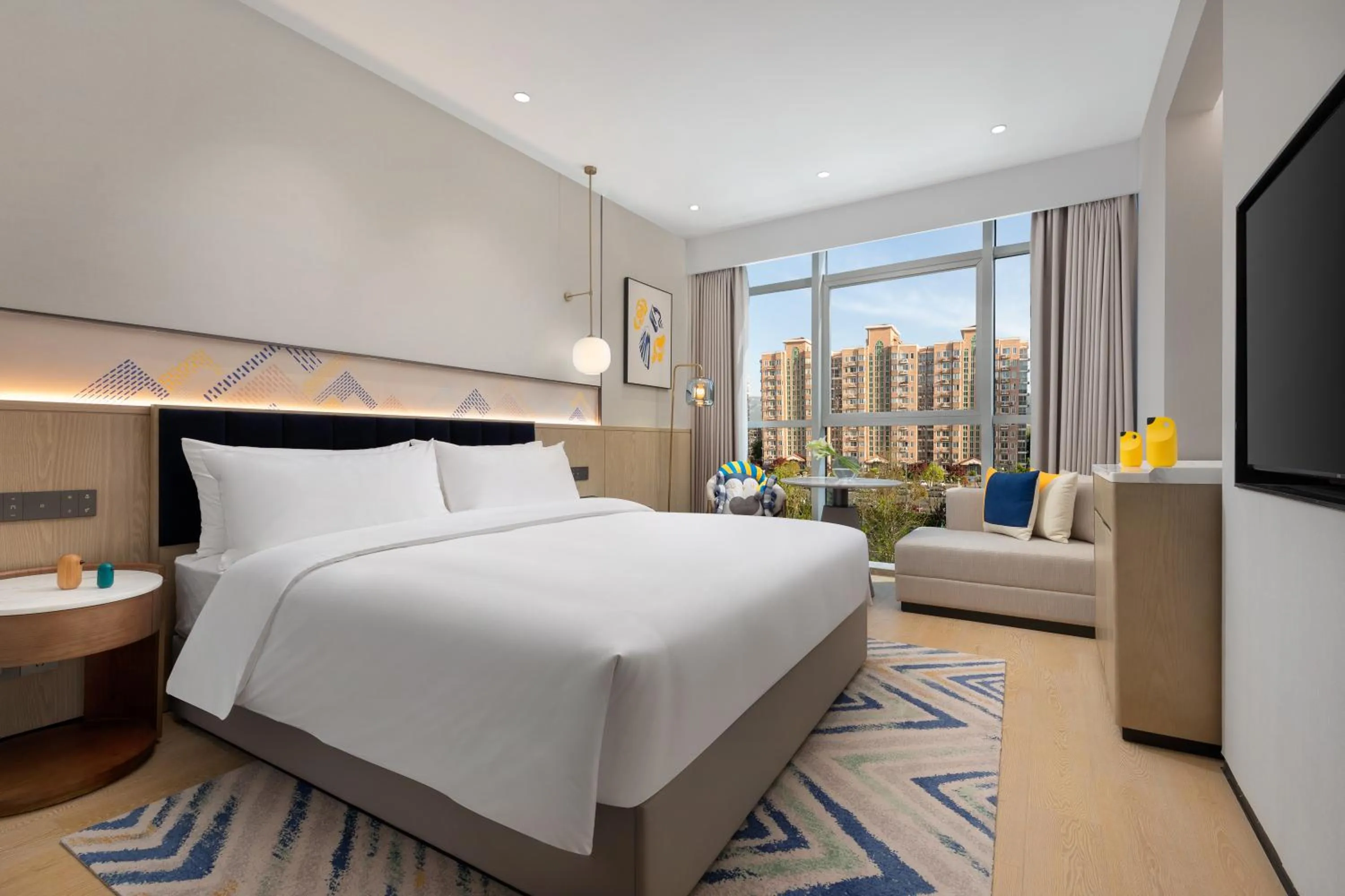 Bed in voco Lianyungang Haizhou Bay by IHG