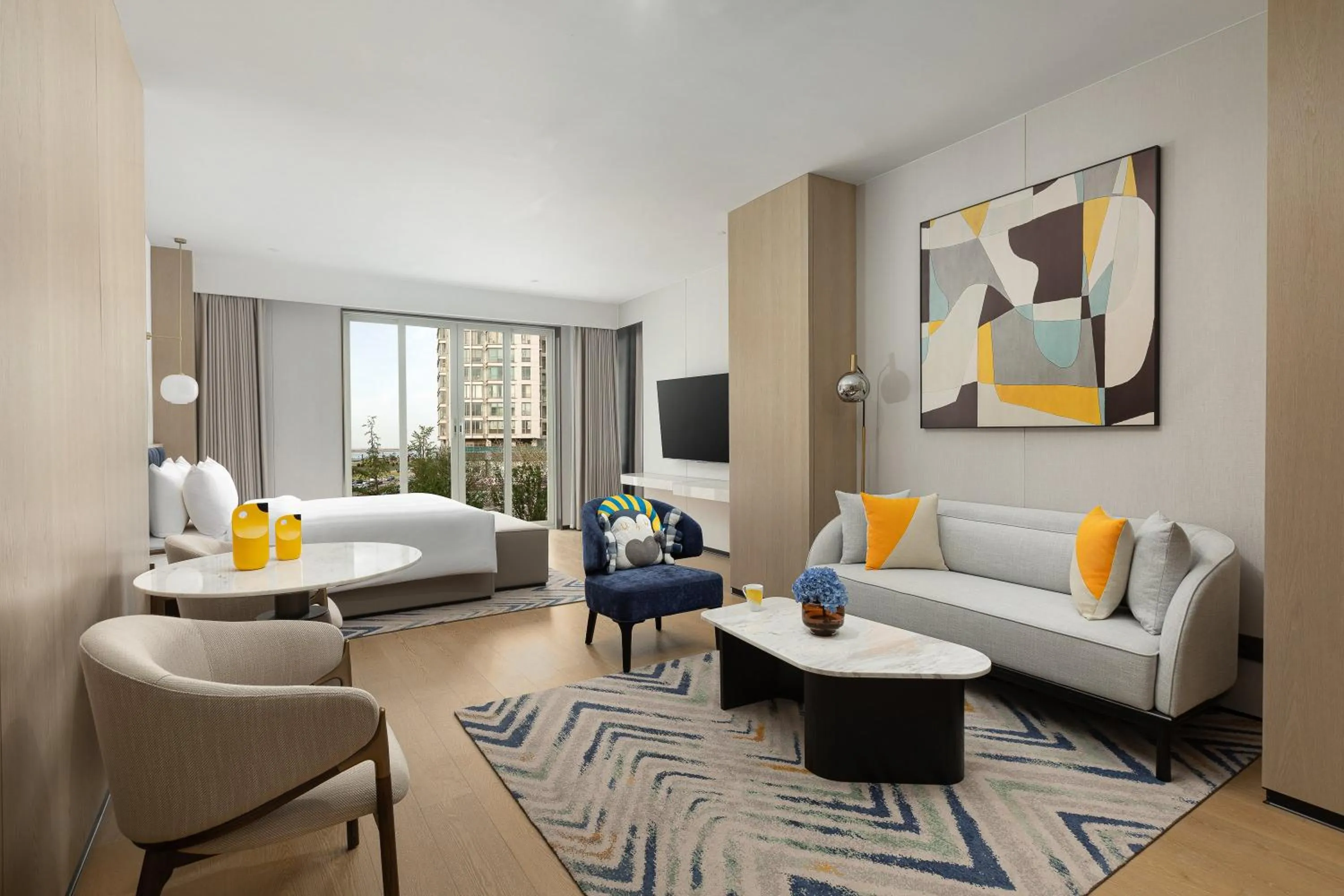 Photo of the whole room, Bed in voco Lianyungang Haizhou Bay by IHG