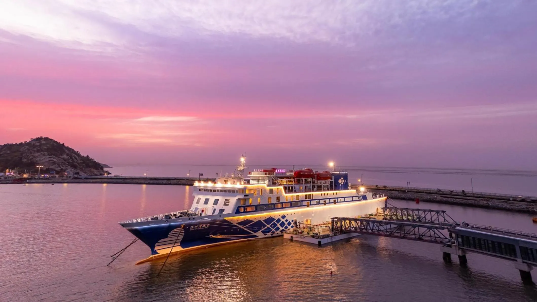 Property building in voco Lianyungang Haizhou Bay by IHG