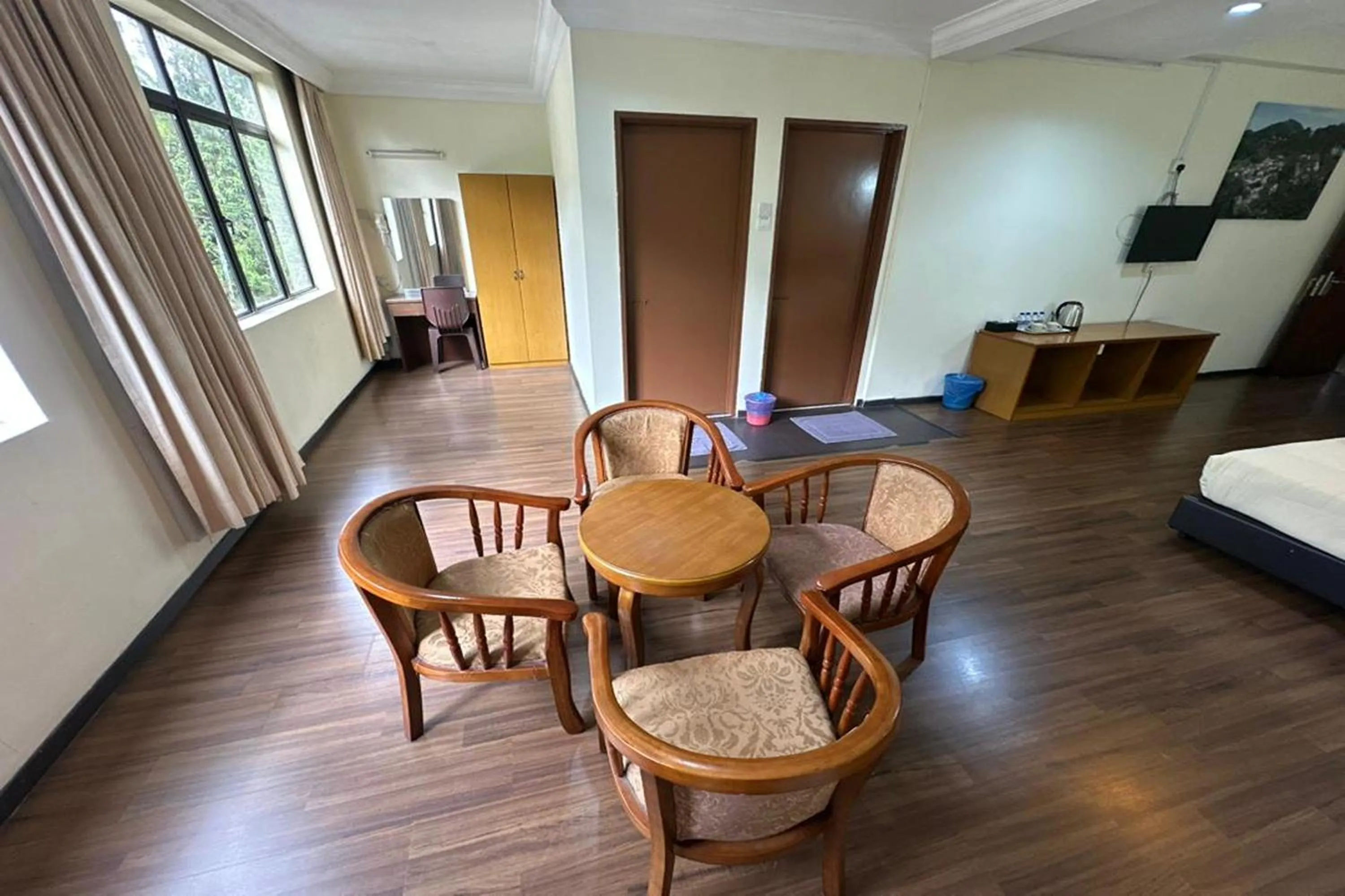Seating area, Bed in Hotel Titiwangsa