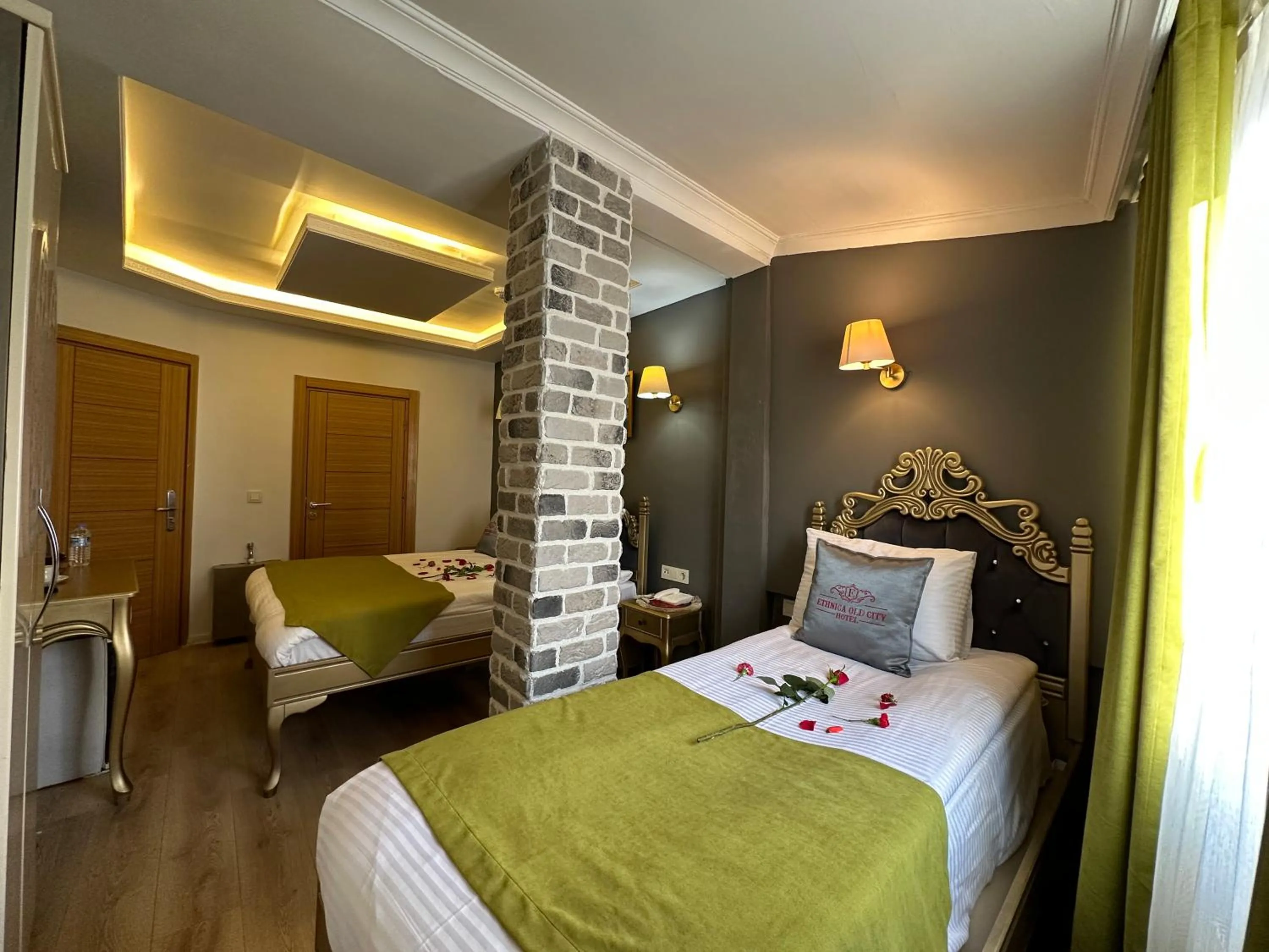 Living room, Bed in Ethnica Hotel Old City