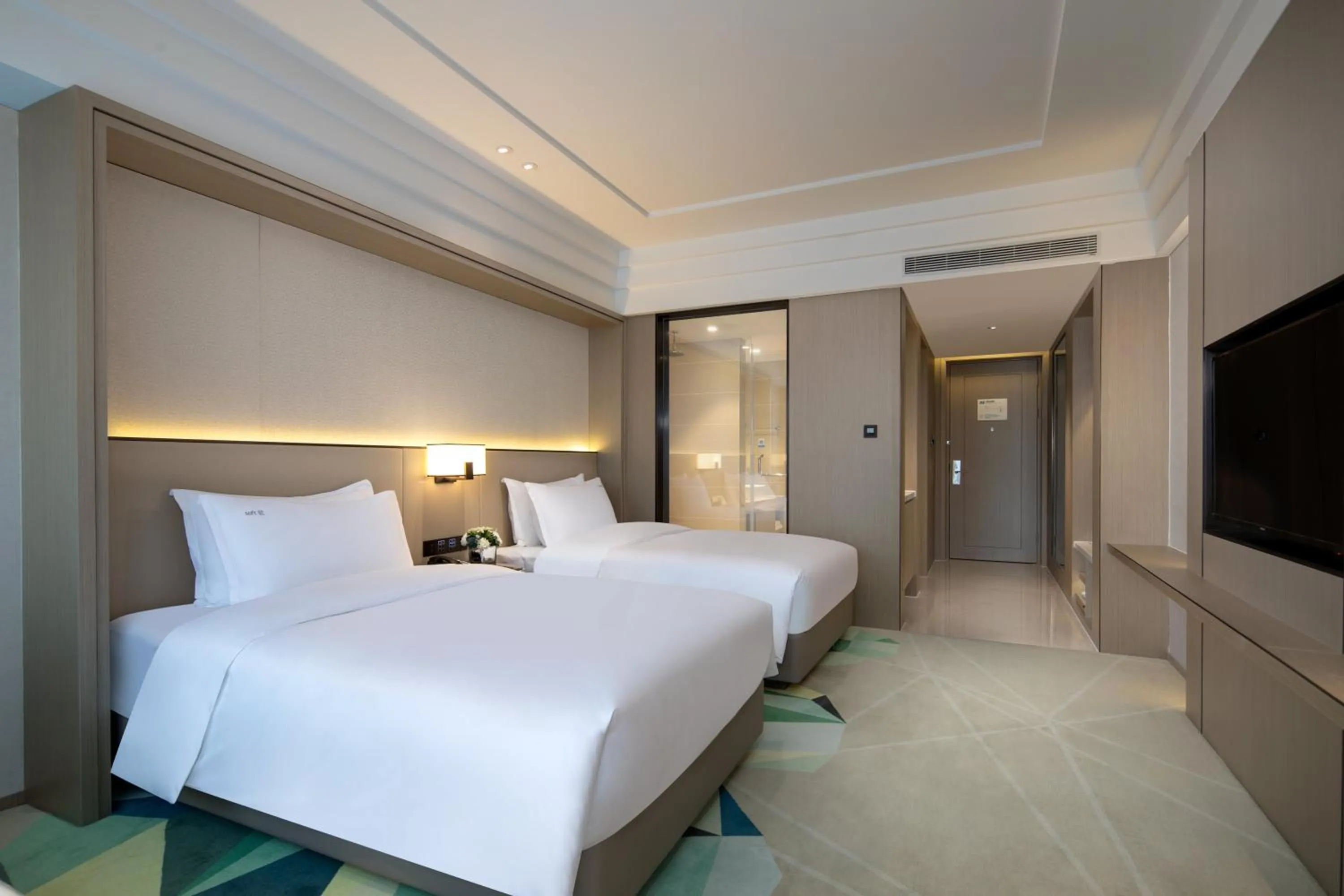 Photo of the whole room, Bed in Holiday Inn Ningde Dijing by IHG