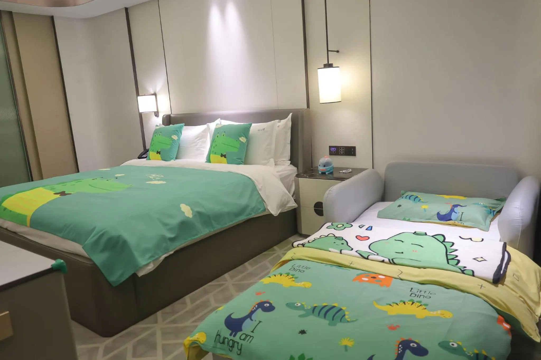 Photo of the whole room, Bed in Holiday Inn Ningde Dijing by IHG