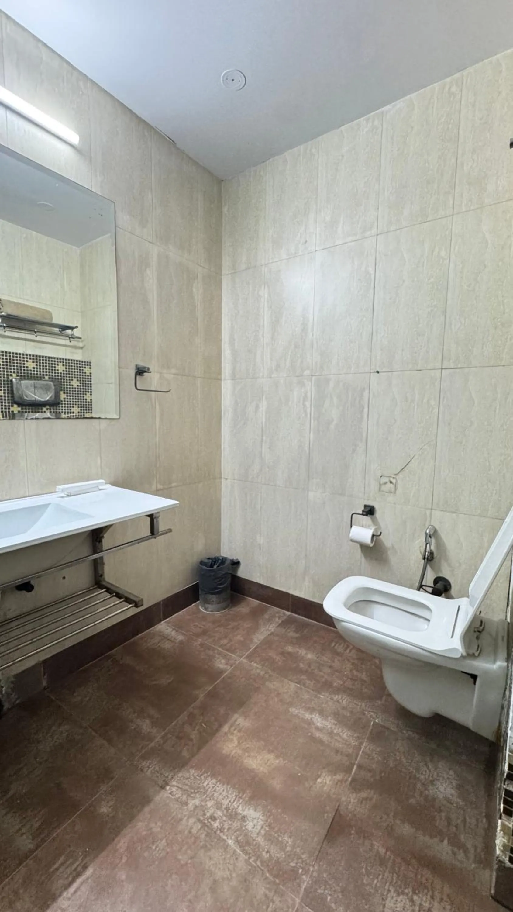 Shower in HOTEL JASHN INN Near Apollo Hospital