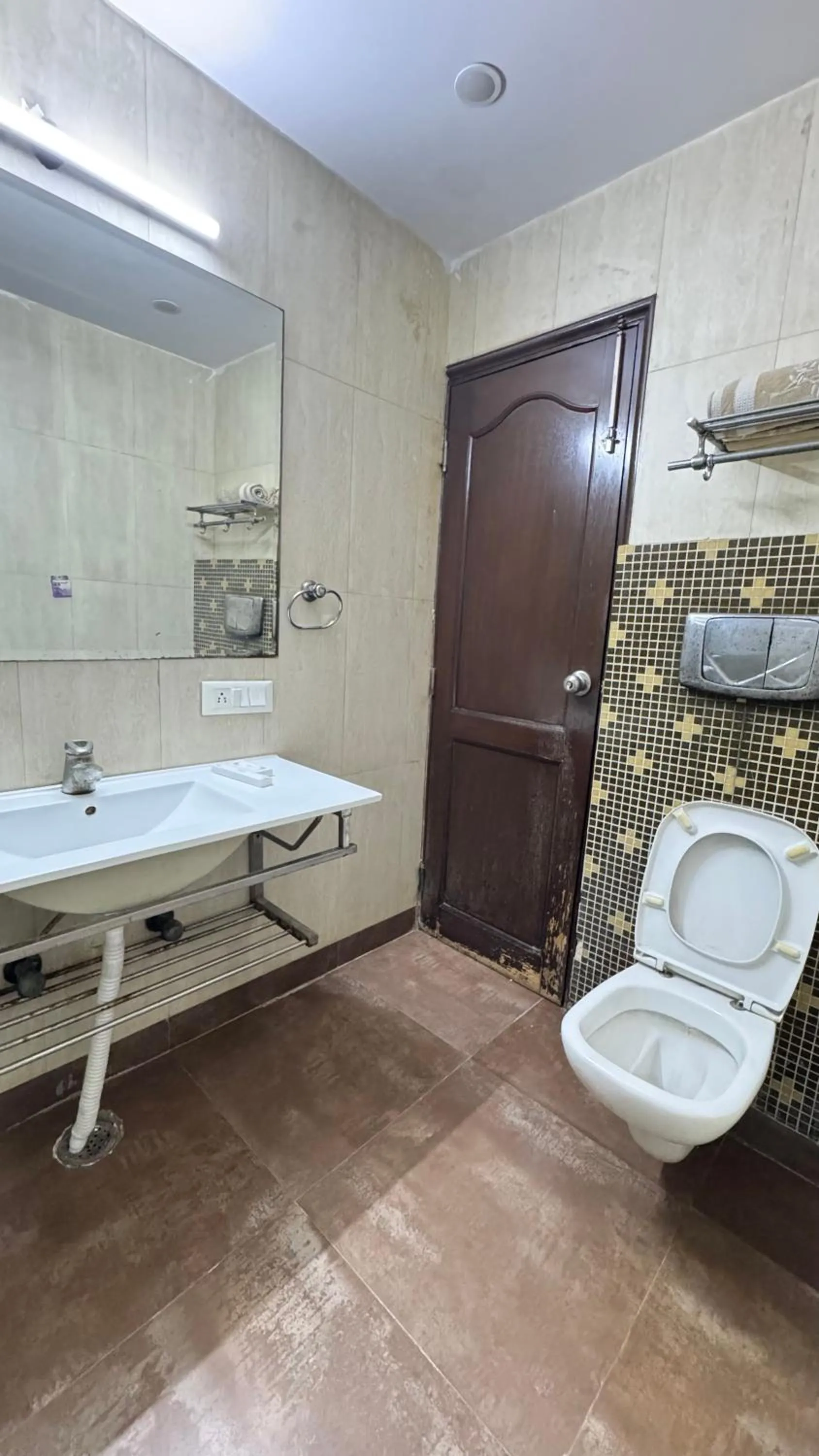 Toilet in HOTEL JASHN INN Near Apollo Hospital