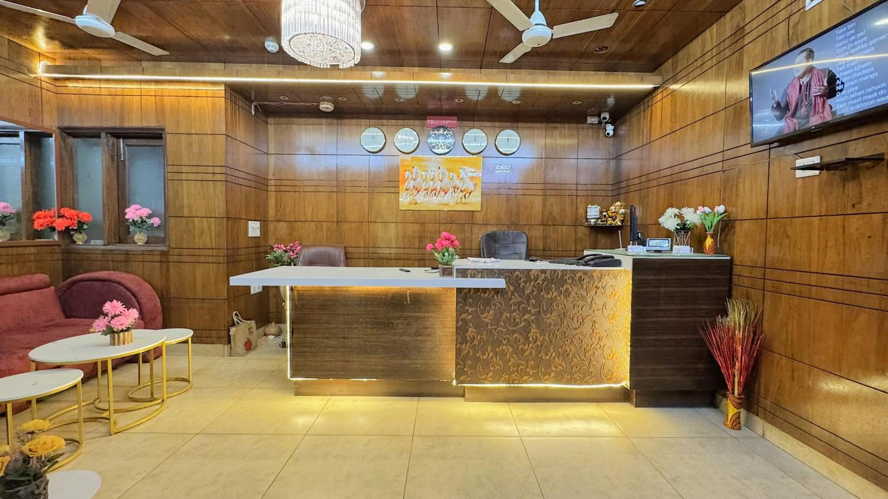 Property building in HOTEL JASHN INN Near Apollo Hospital