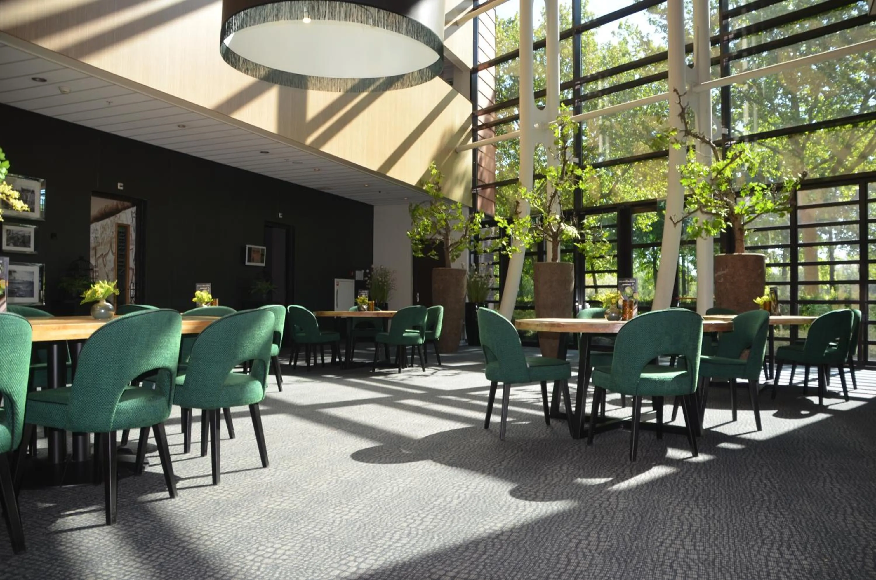 Restaurant/places to eat in Van der Valk Hotel Rotterdam - Blijdorp