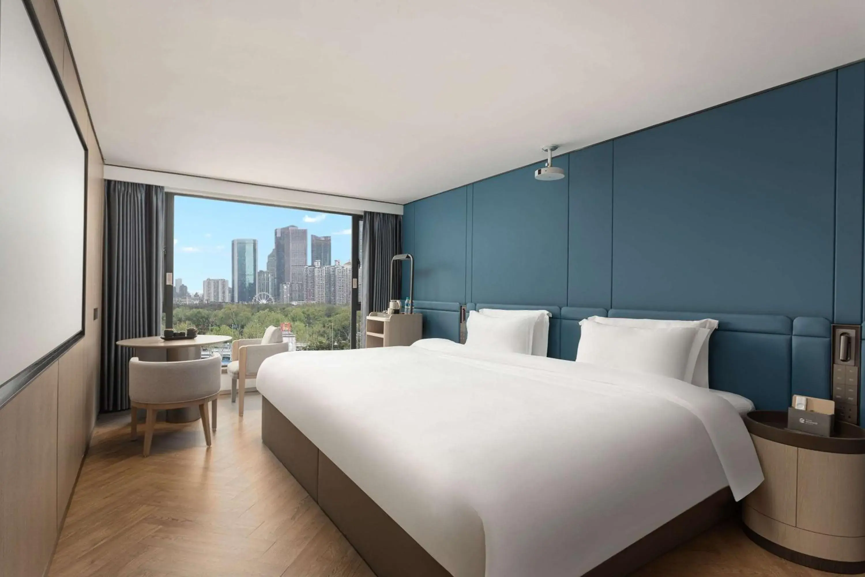 Deluxe King Room - Non-Smoking in Ramada Encore by Wyndham Wuhan Int'l Conference Center Deluxe King Room - Non-Smoking in Ramada Encore by Wyndham Wuhan Int'l Conference Center