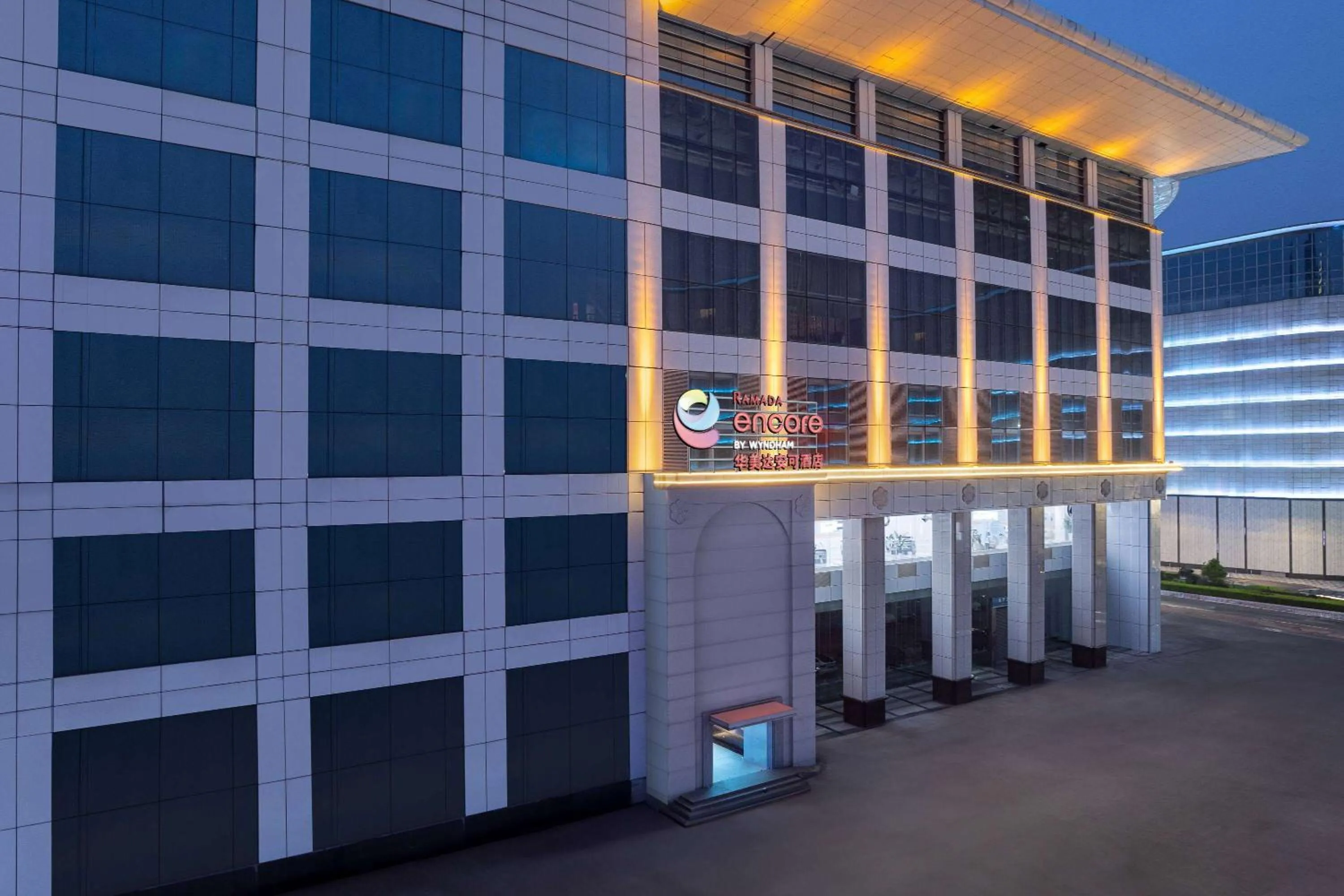 Property building in Ramada Encore by Wyndham Wuhan Int'l Conference Center